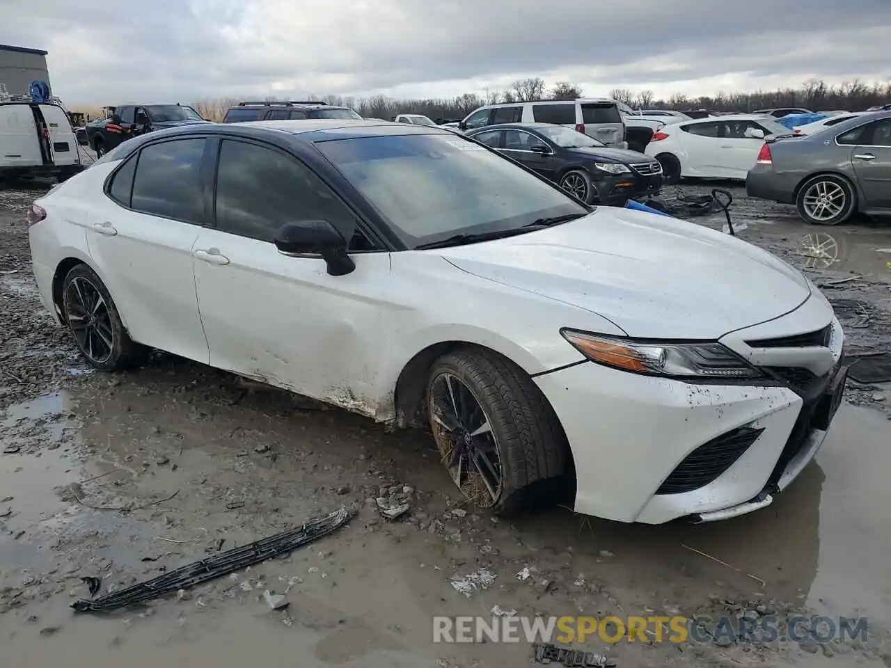 4 Photograph of a damaged car 4T1B61HK5KU296983 TOYOTA CAMRY 2019