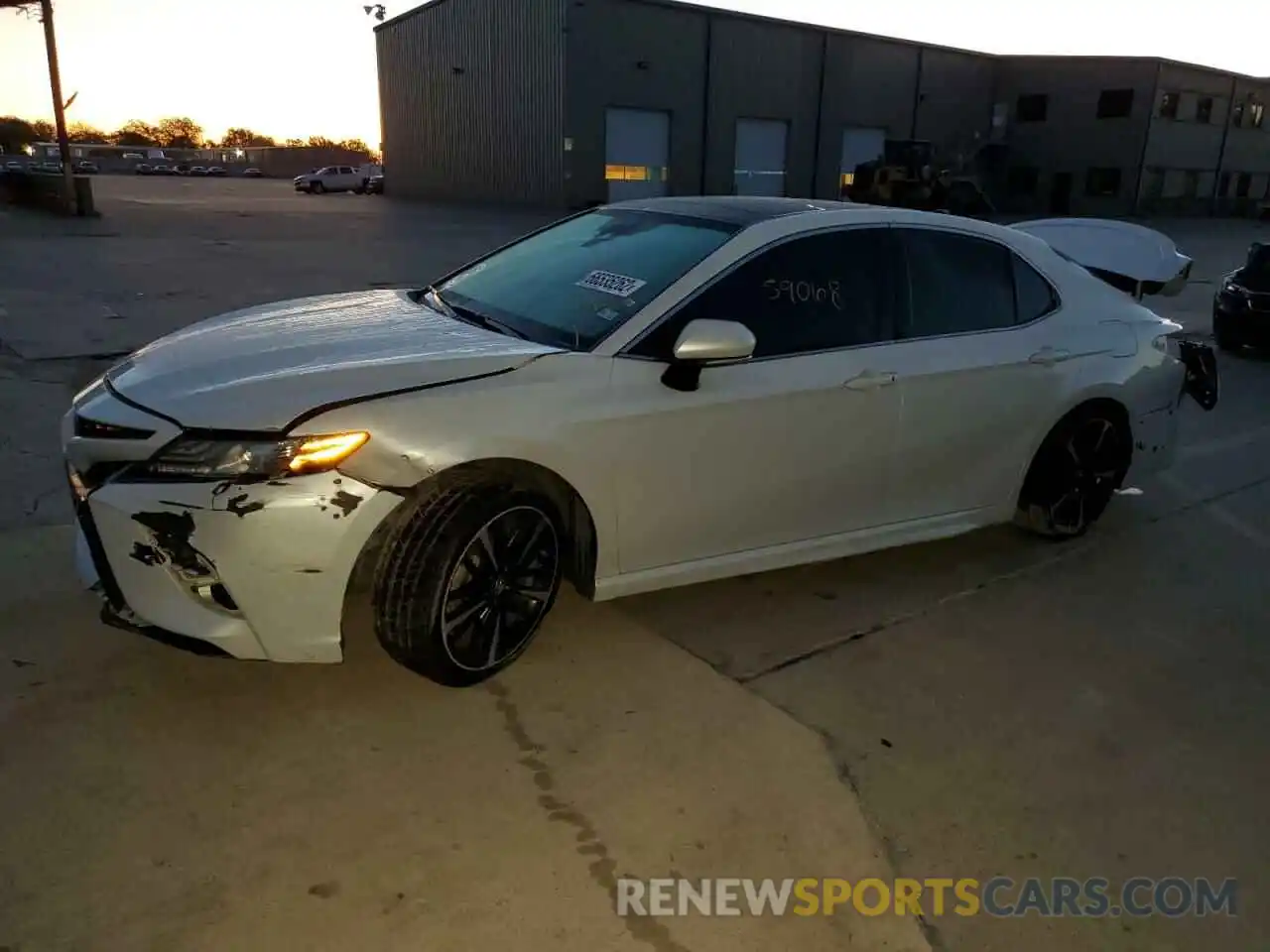 1 Photograph of a damaged car 4T1B61HK5KU691696 TOYOTA CAMRY 2019