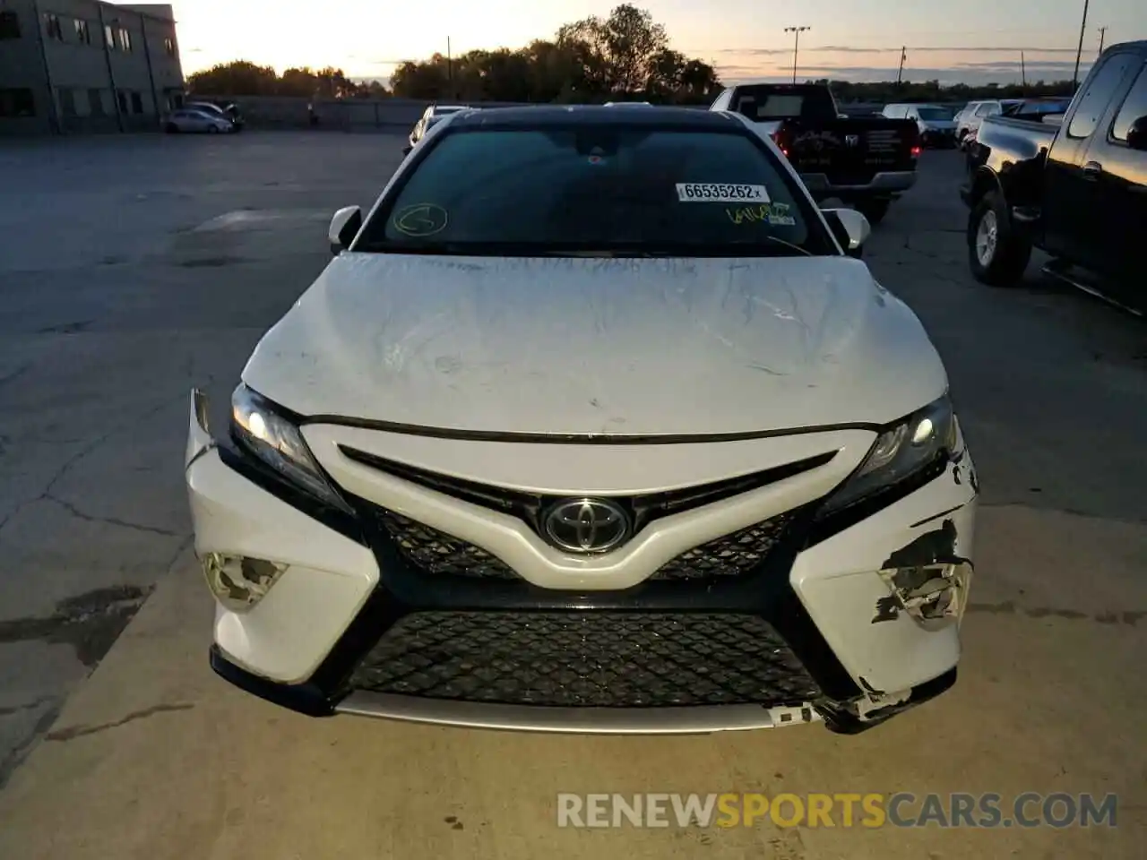 5 Photograph of a damaged car 4T1B61HK5KU691696 TOYOTA CAMRY 2019