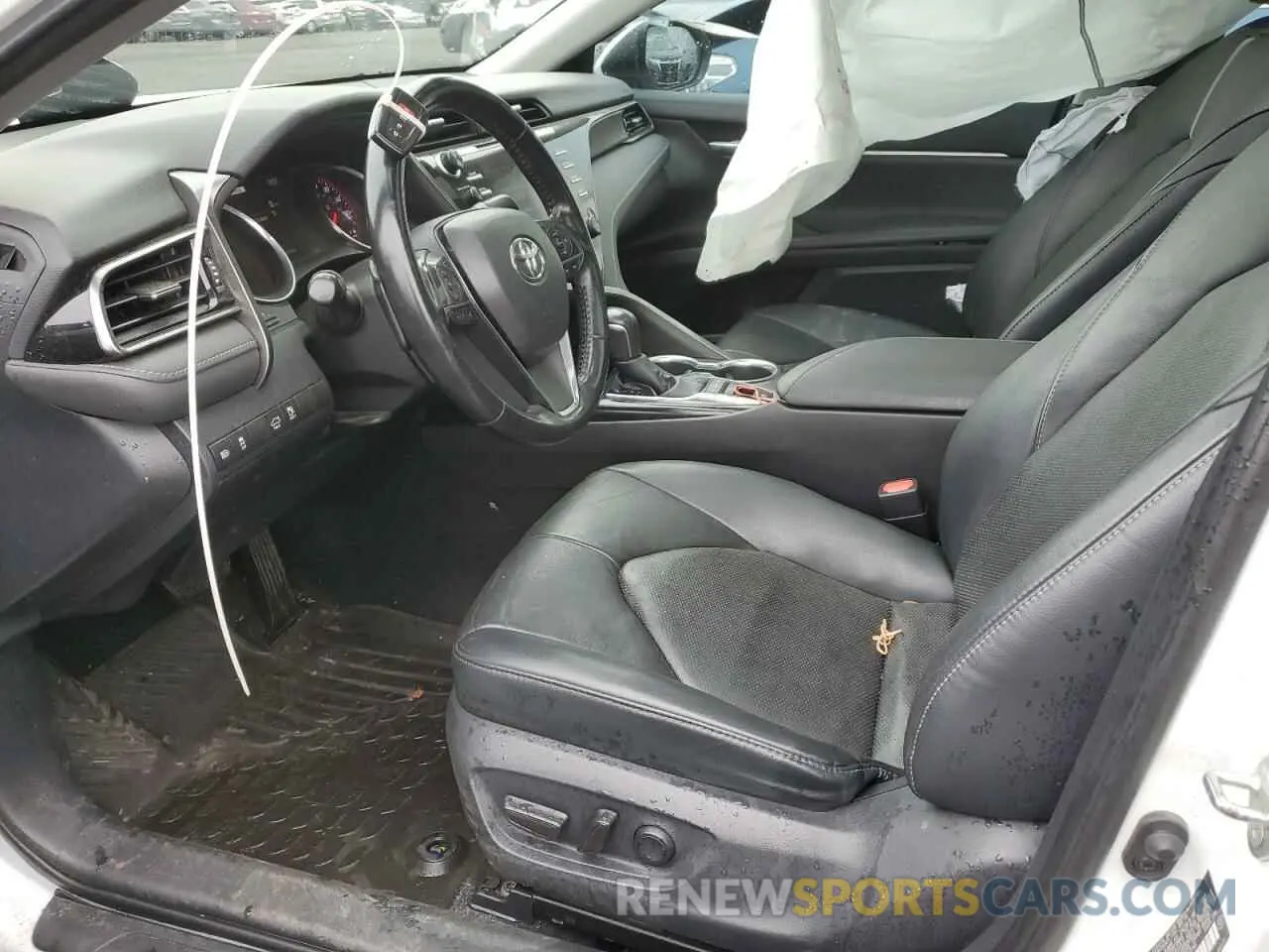 7 Photograph of a damaged car 4T1B61HK5KU691763 TOYOTA CAMRY 2019