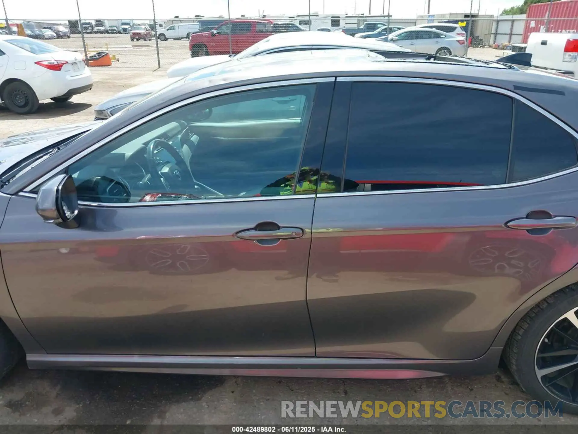 14 Photograph of a damaged car 4T1B61HK5KU697580 TOYOTA CAMRY 2019