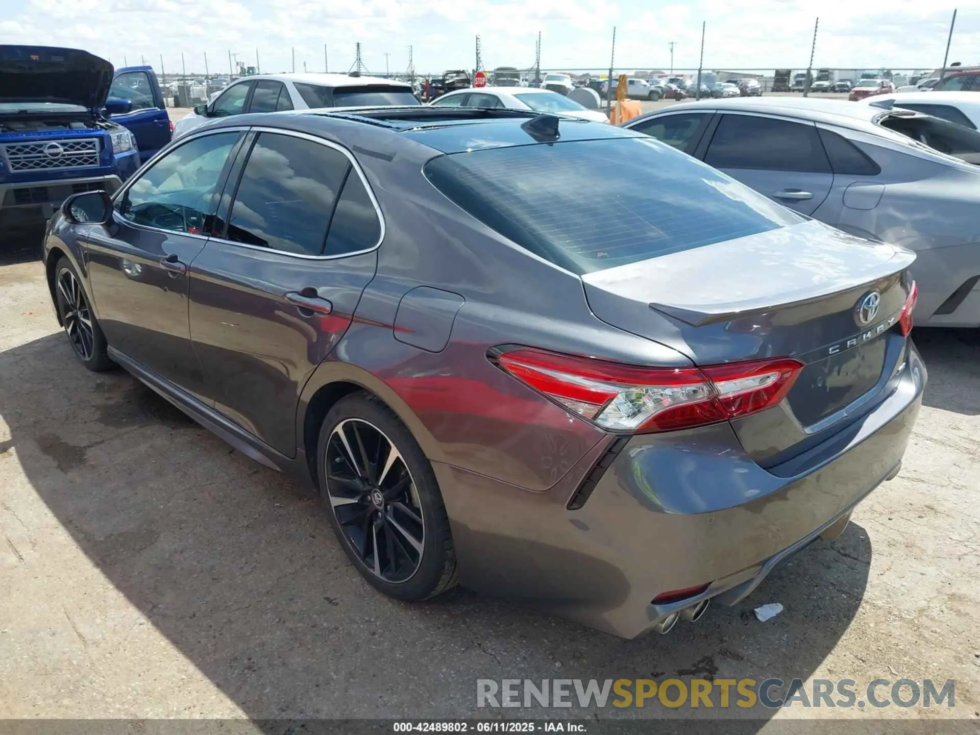 3 Photograph of a damaged car 4T1B61HK5KU697580 TOYOTA CAMRY 2019
