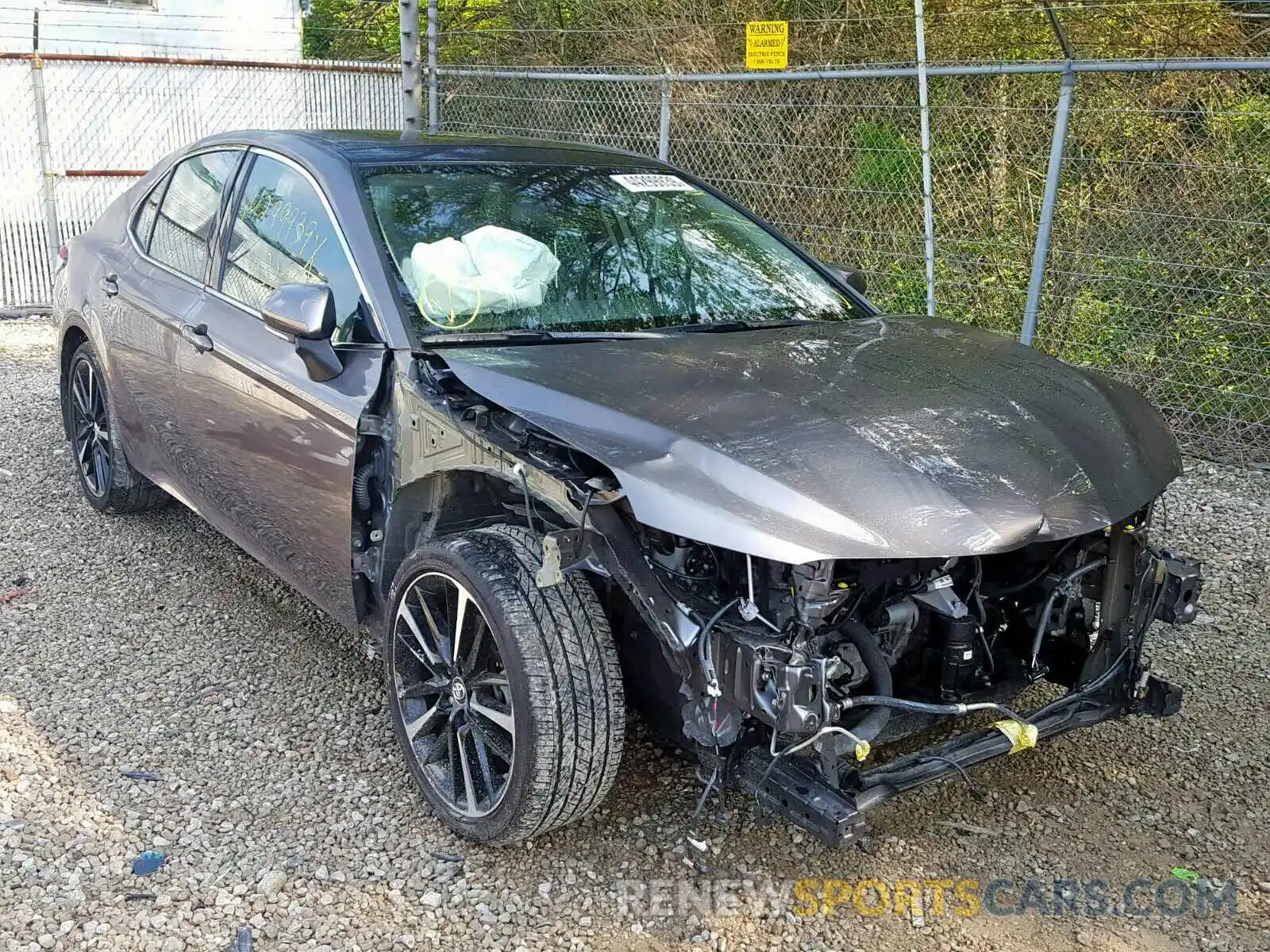 1 Photograph of a damaged car 4T1B61HK5KU730934 TOYOTA CAMRY 2019