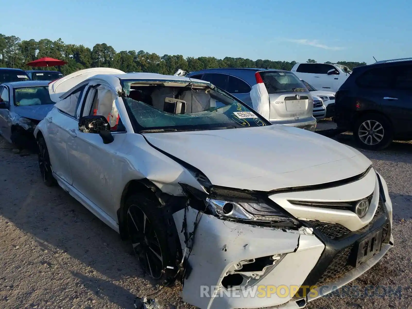 1 Photograph of a damaged car 4T1B61HK5KU780362 TOYOTA CAMRY 2019