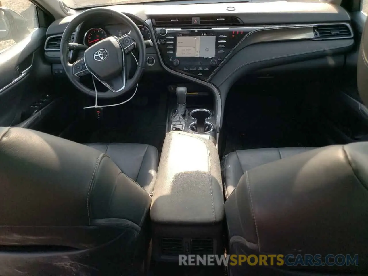 8 Photograph of a damaged car 4T1B61HK5KU782029 TOYOTA CAMRY 2019