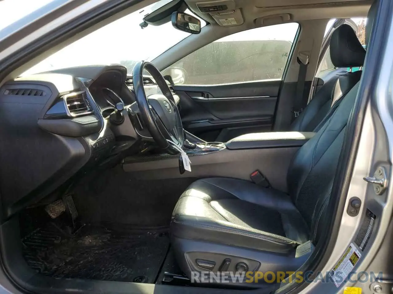 7 Photograph of a damaged car 4T1B61HK5KU807592 TOYOTA CAMRY 2019