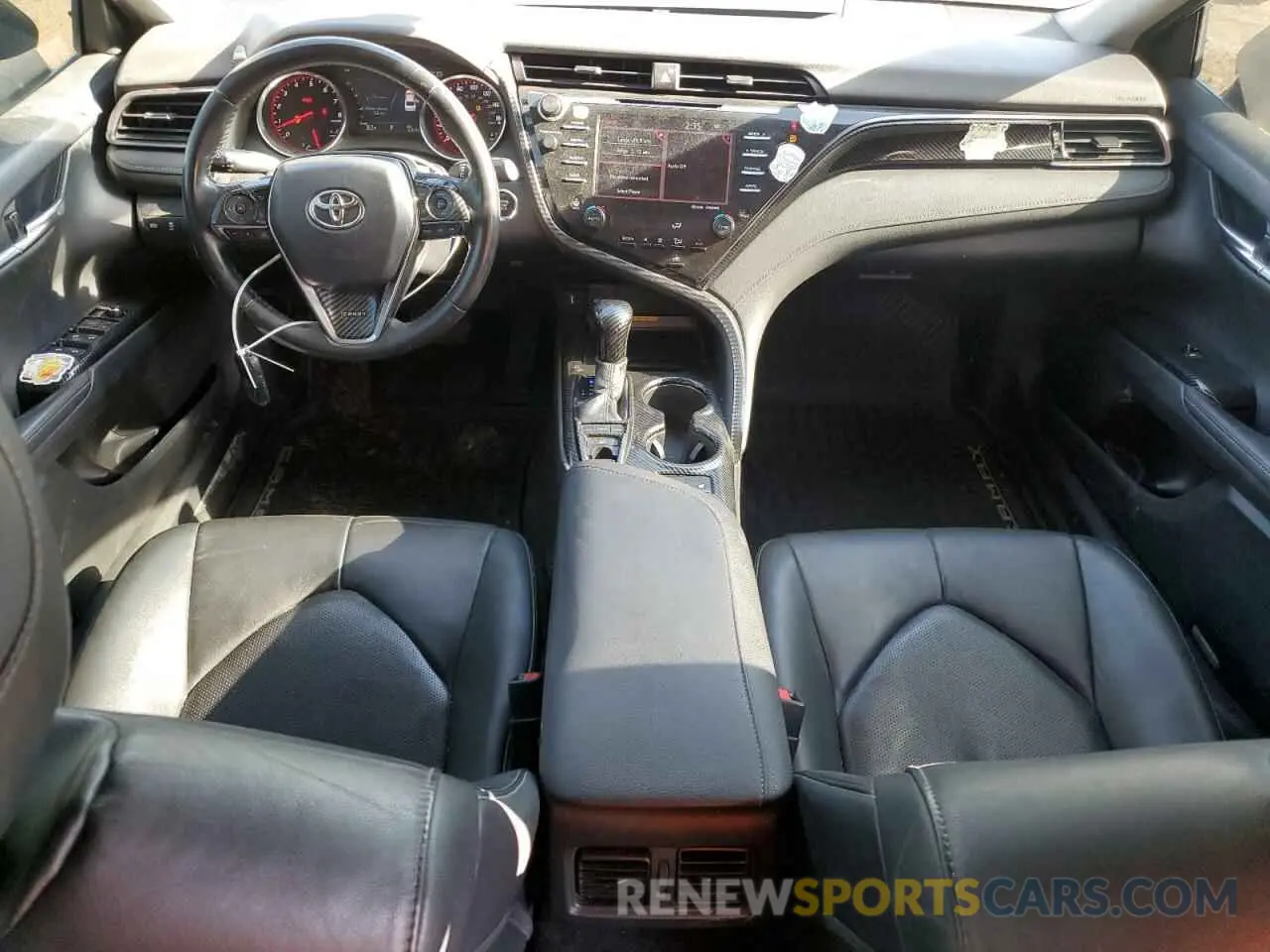 8 Photograph of a damaged car 4T1B61HK5KU807592 TOYOTA CAMRY 2019