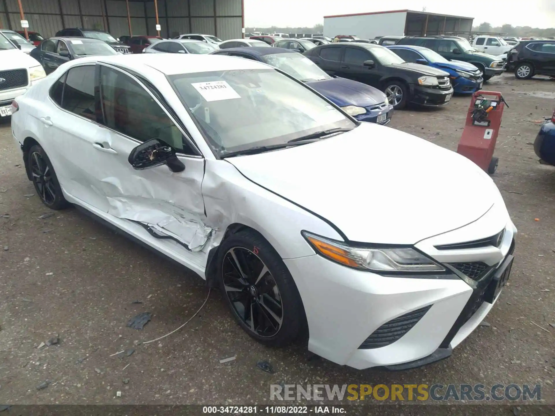 1 Photograph of a damaged car 4T1B61HK5KU810525 TOYOTA CAMRY 2019