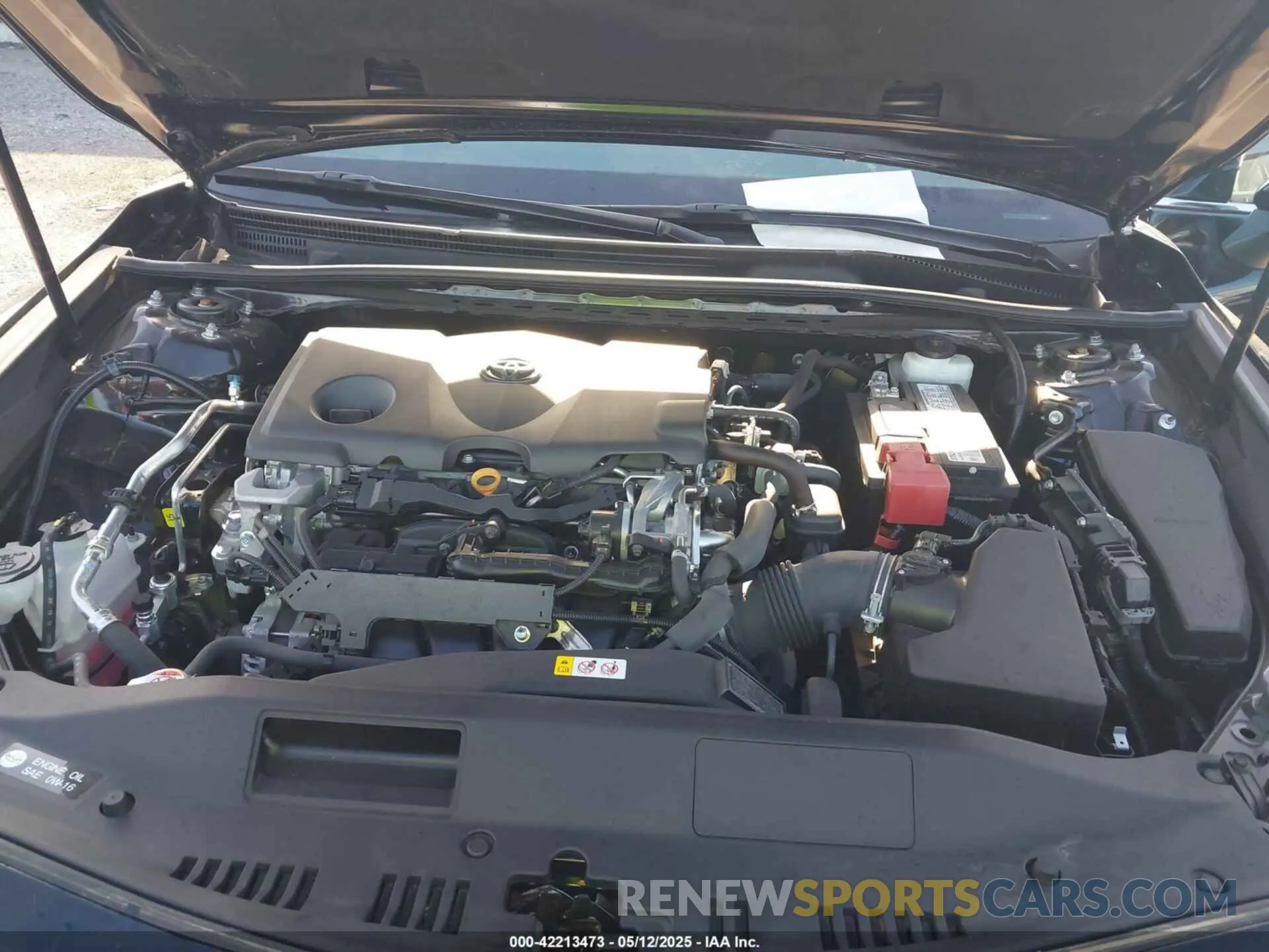 10 Photograph of a damaged car 4T1B61HK5KU818379 TOYOTA CAMRY 2019