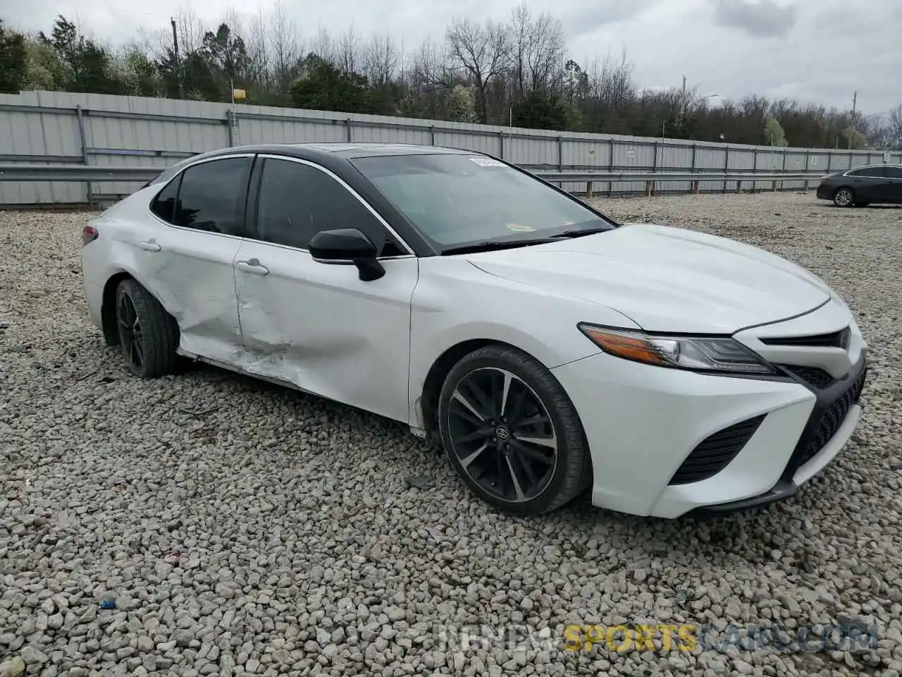 4 Photograph of a damaged car 4T1B61HK5KU820133 TOYOTA CAMRY 2019