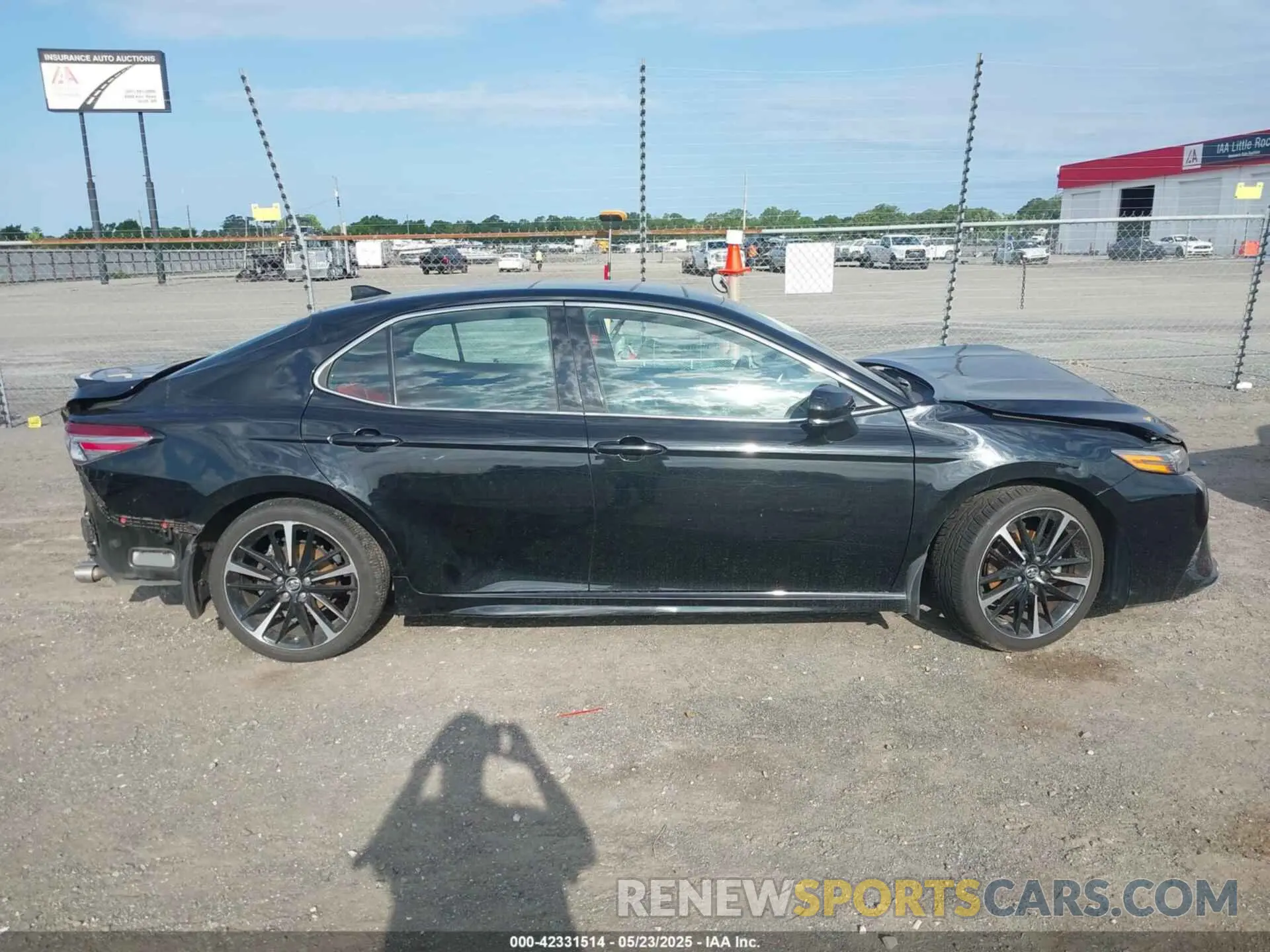 14 Photograph of a damaged car 4T1B61HK5KU821119 TOYOTA CAMRY 2019