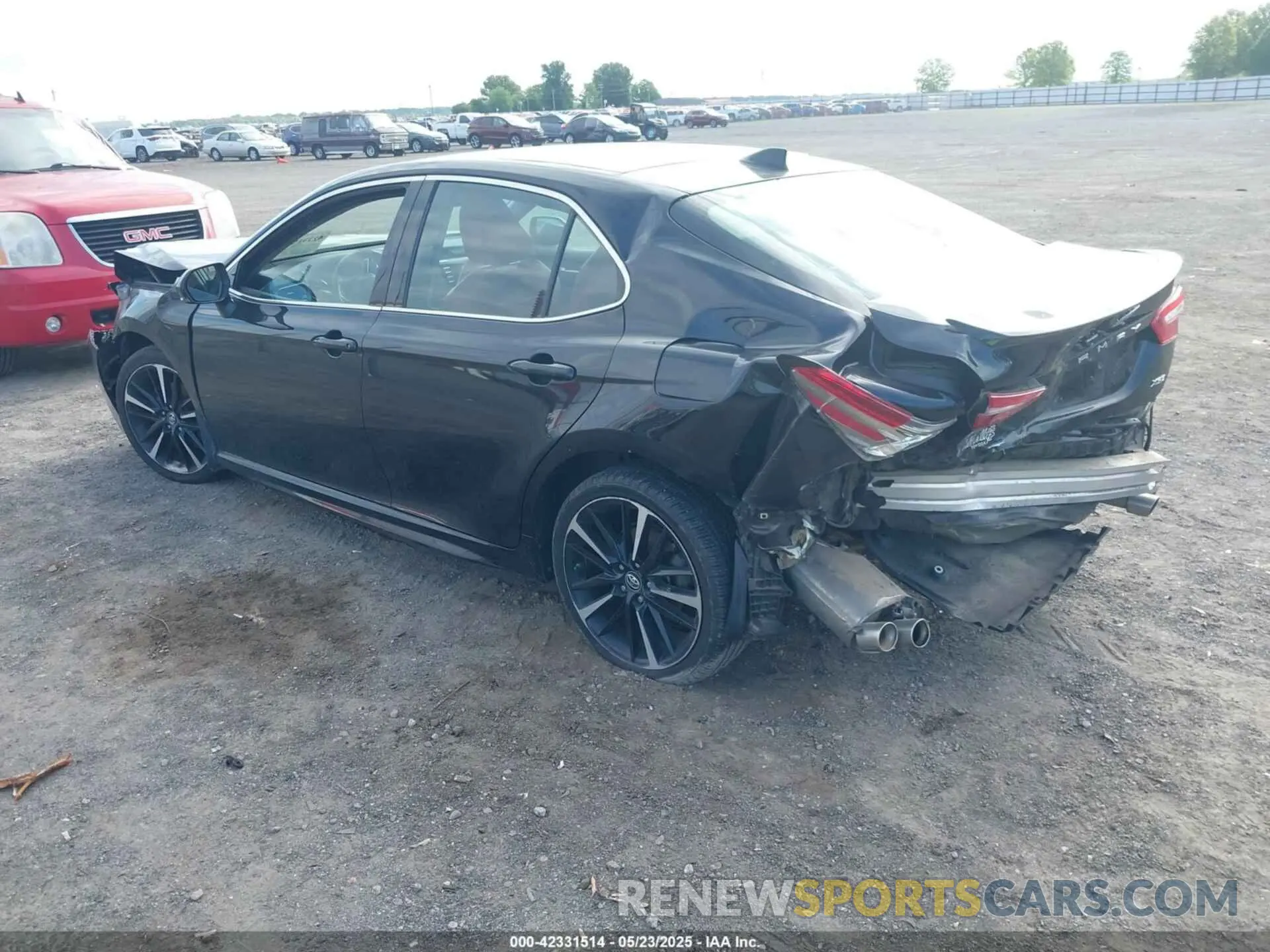 3 Photograph of a damaged car 4T1B61HK5KU821119 TOYOTA CAMRY 2019