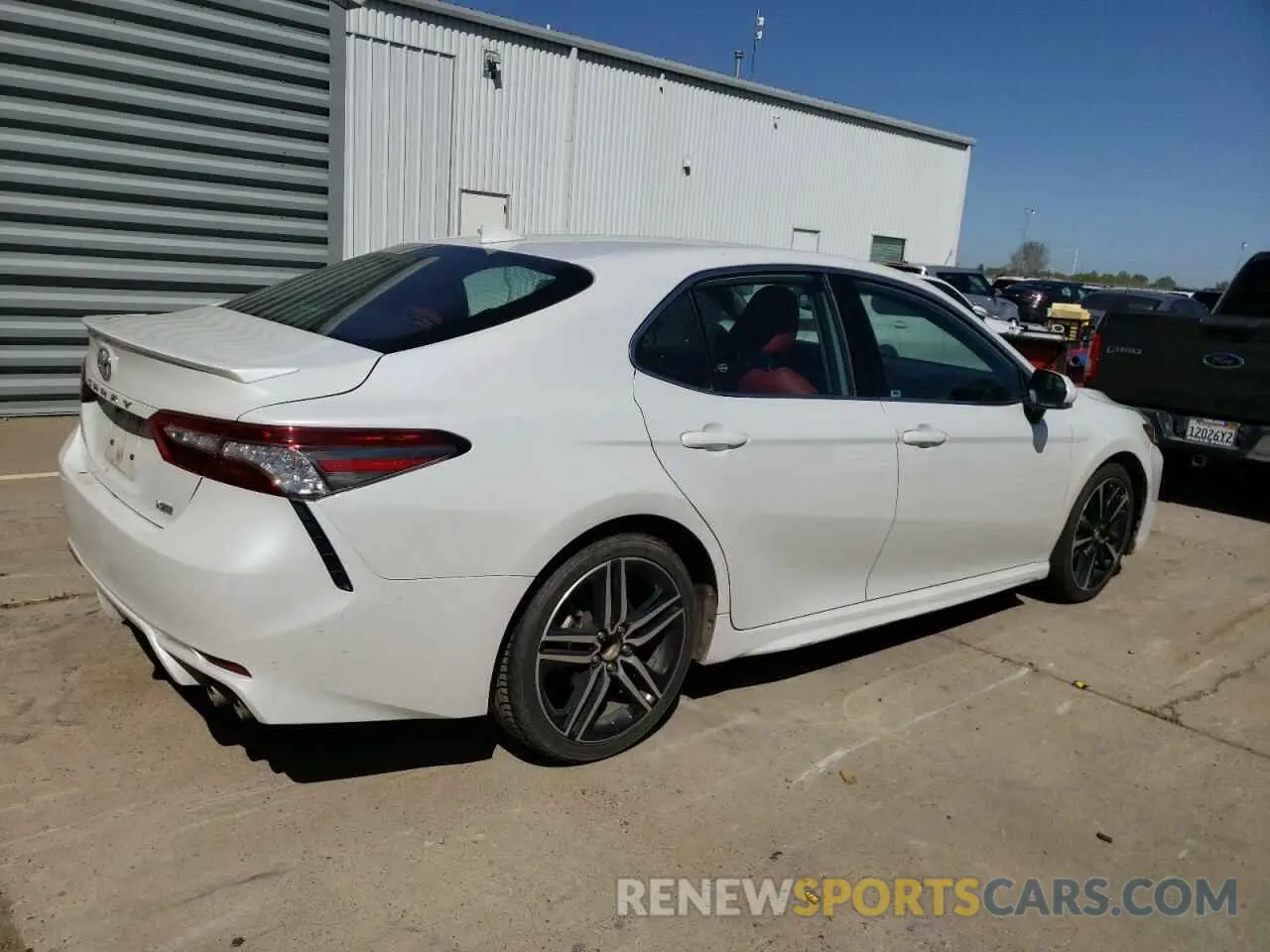 3 Photograph of a damaged car 4T1B61HK5KU823954 TOYOTA CAMRY 2019