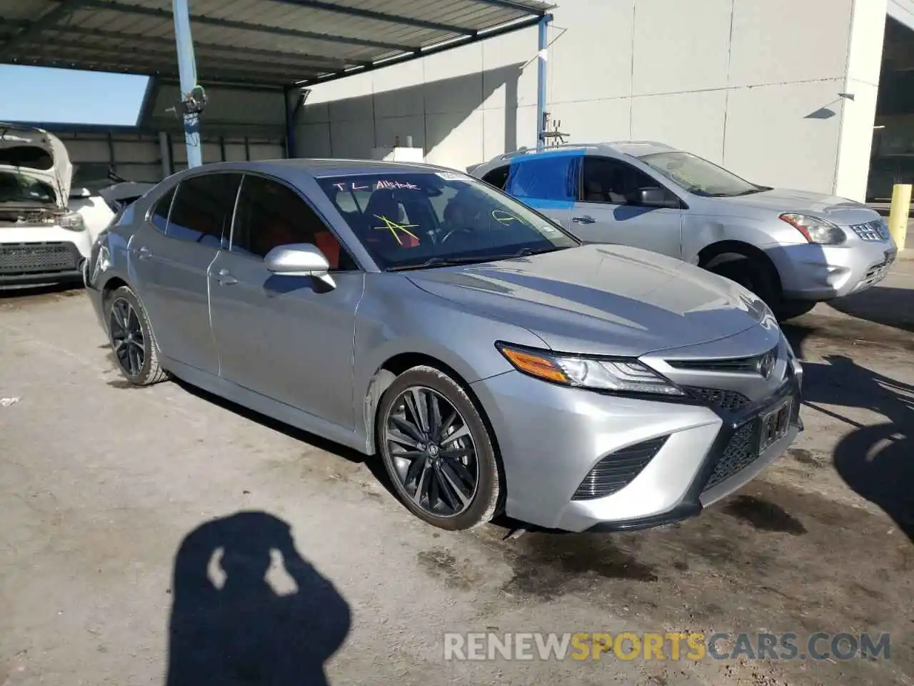 1 Photograph of a damaged car 4T1B61HK5KU828328 TOYOTA CAMRY 2019