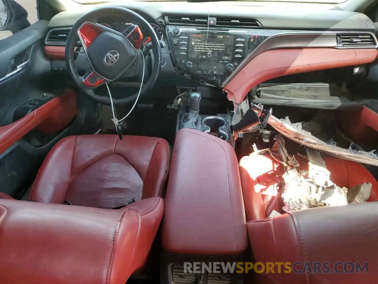 8 Photograph of a damaged car 4T1B61HK5KU836395 TOYOTA CAMRY 2019