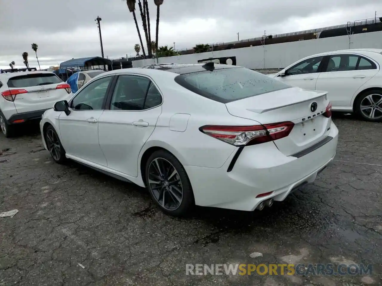 2 Photograph of a damaged car 4T1B61HK5KU839264 TOYOTA CAMRY 2019