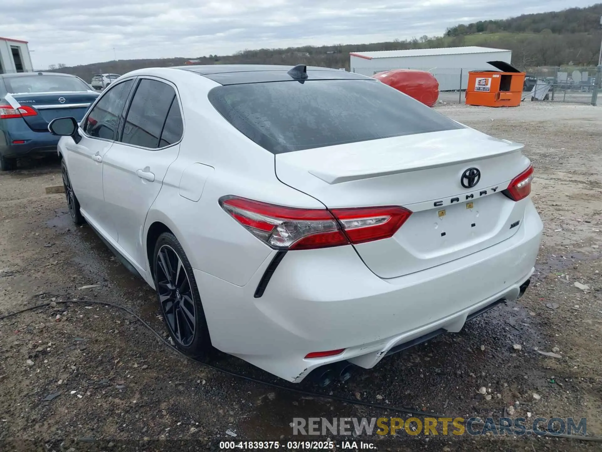 3 Photograph of a damaged car 4T1B61HK5KU839734 TOYOTA CAMRY 2019
