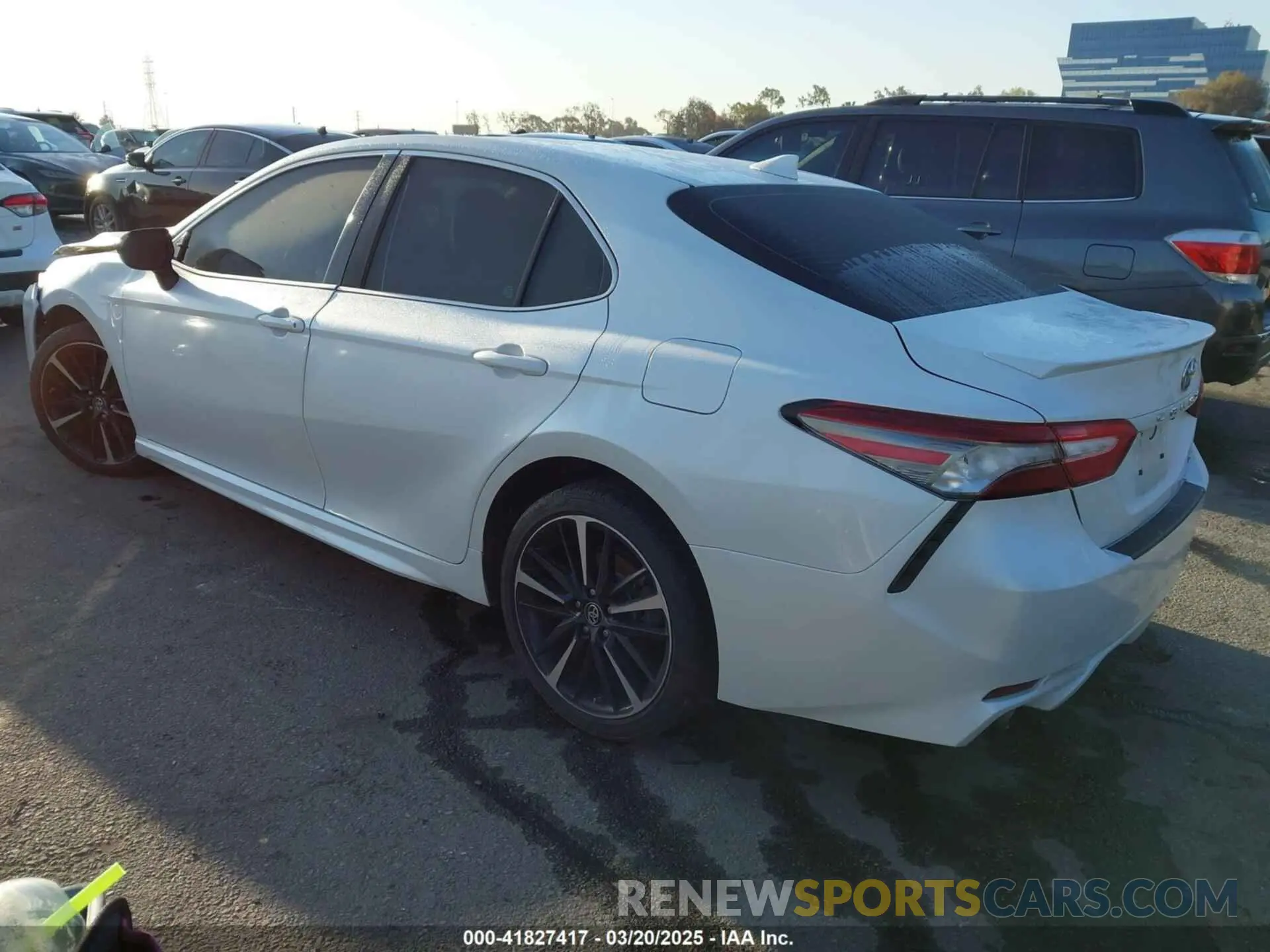 3 Photograph of a damaged car 4T1B61HK5KU850068 TOYOTA CAMRY 2019