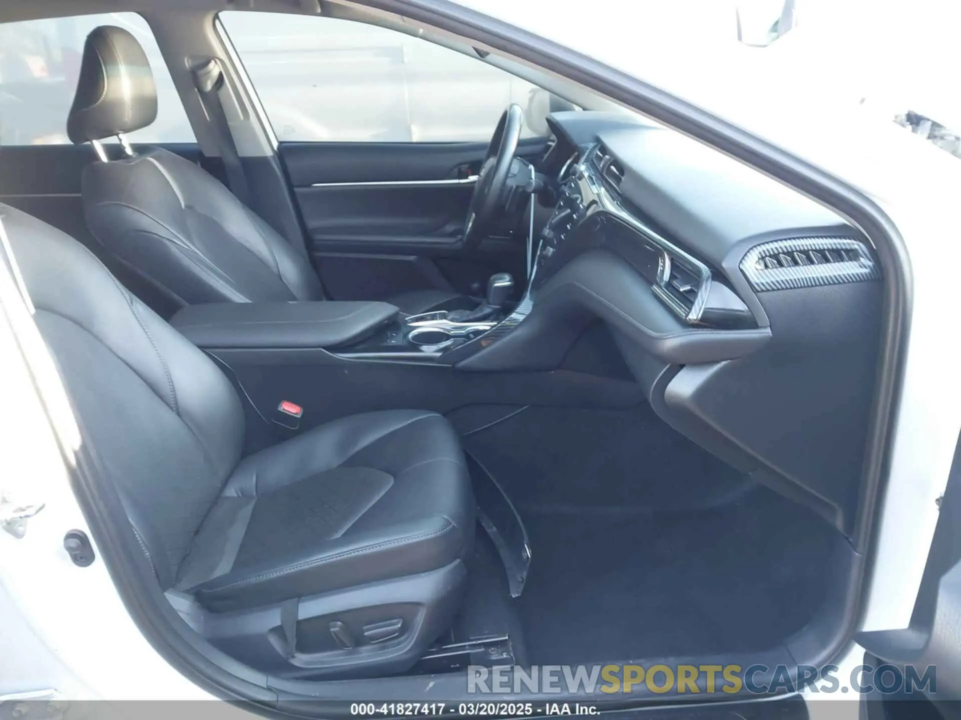 5 Photograph of a damaged car 4T1B61HK5KU850068 TOYOTA CAMRY 2019