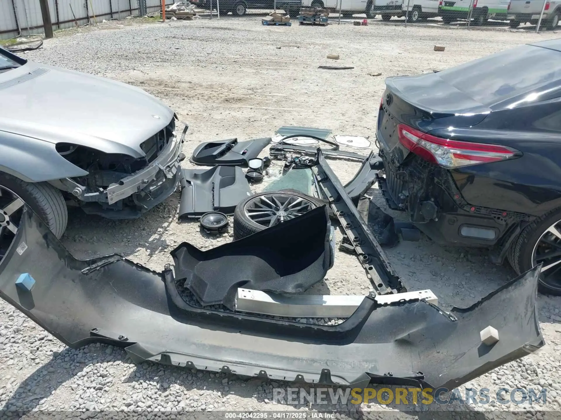 12 Photograph of a damaged car 4T1B61HK5KU851365 TOYOTA CAMRY 2019