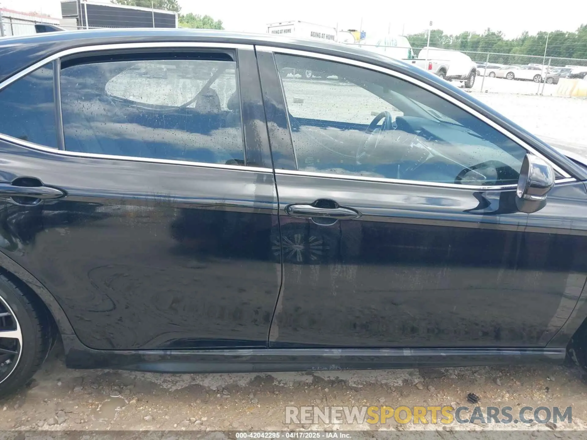 14 Photograph of a damaged car 4T1B61HK5KU851365 TOYOTA CAMRY 2019