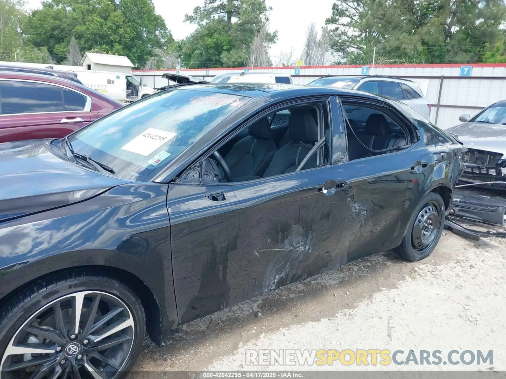 6 Photograph of a damaged car 4T1B61HK5KU851365 TOYOTA CAMRY 2019