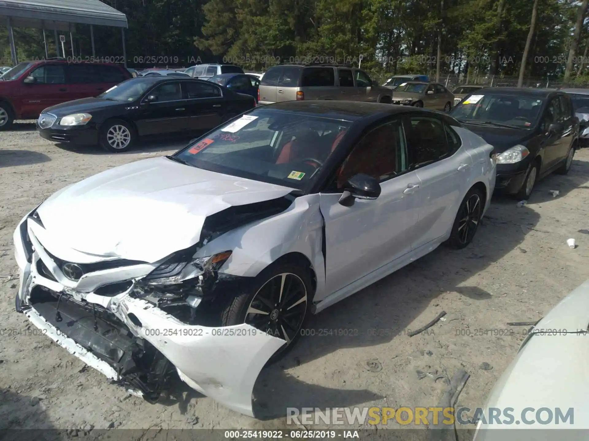 2 Photograph of a damaged car 4T1B61HK6KU167005 TOYOTA CAMRY 2019