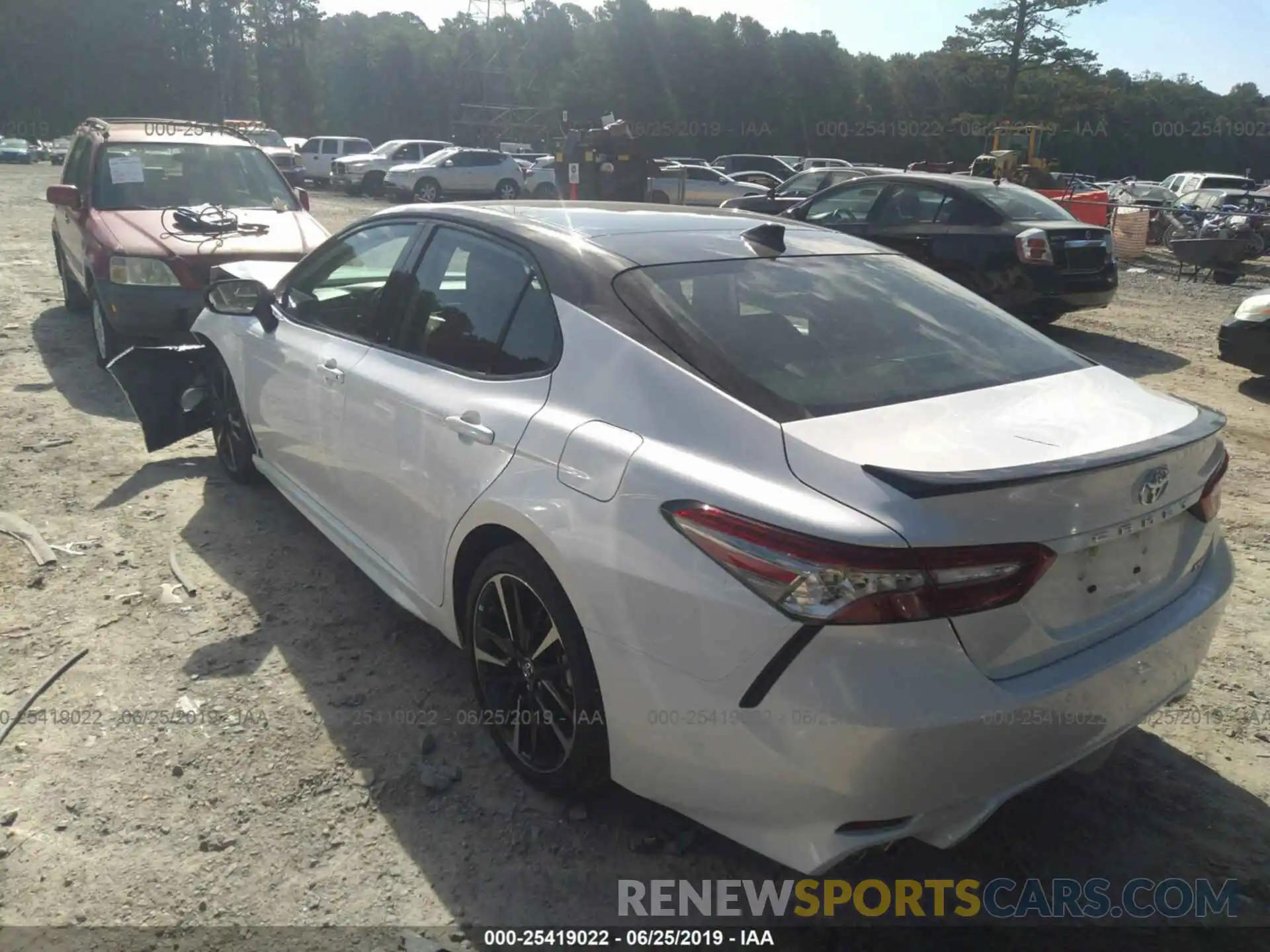 3 Photograph of a damaged car 4T1B61HK6KU167005 TOYOTA CAMRY 2019