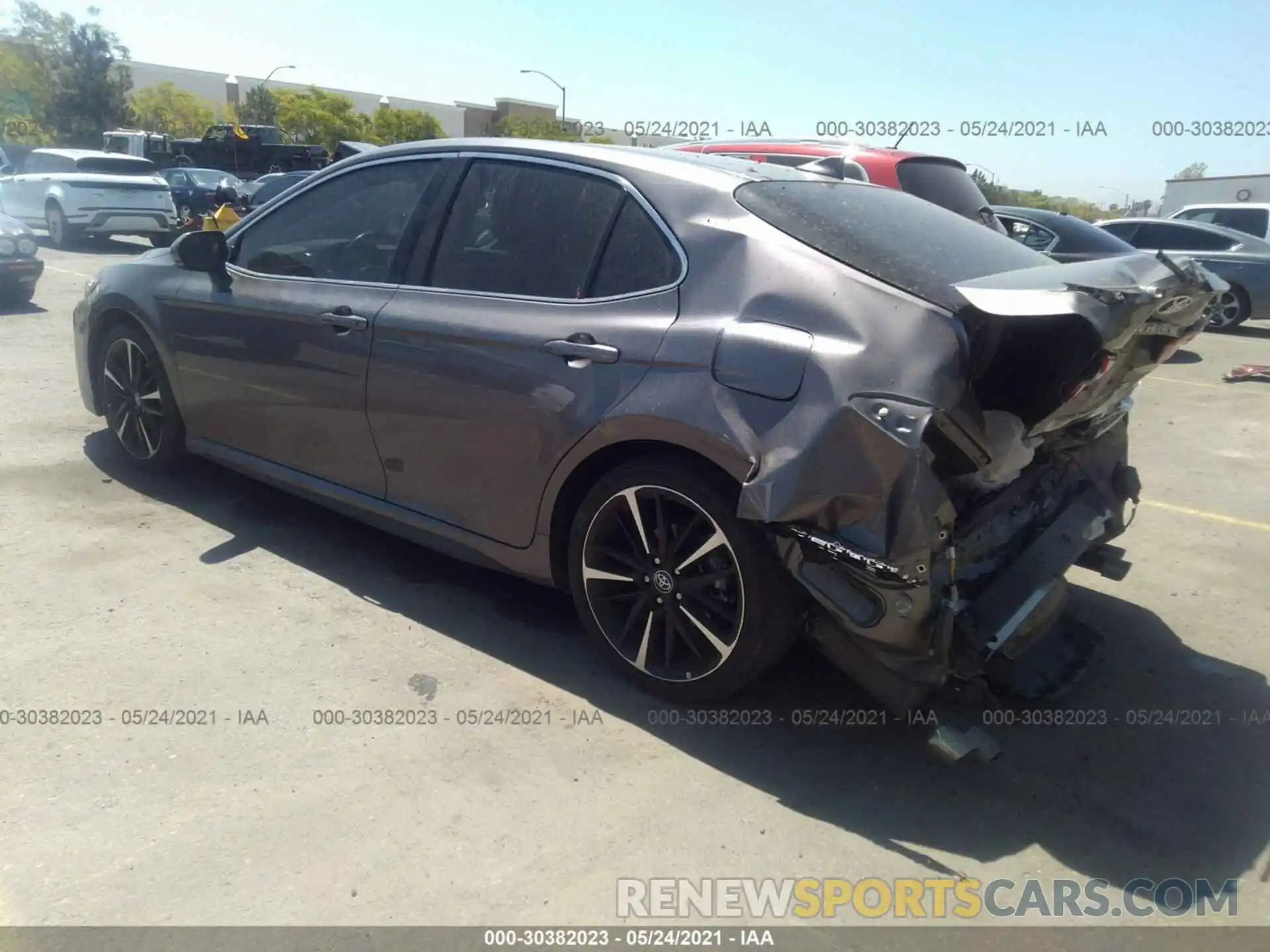 3 Photograph of a damaged car 4T1B61HK6KU198139 TOYOTA CAMRY 2019