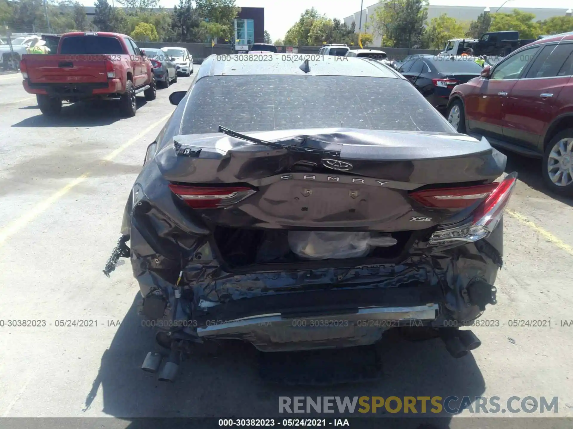 6 Photograph of a damaged car 4T1B61HK6KU198139 TOYOTA CAMRY 2019