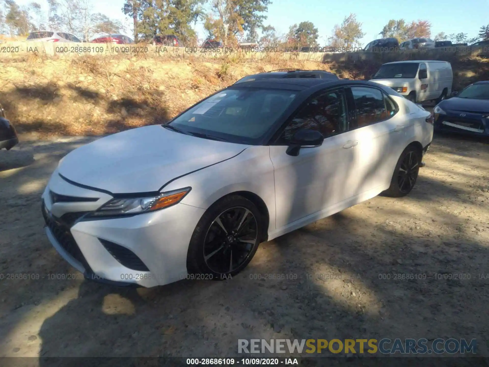 2 Photograph of a damaged car 4T1B61HK6KU198934 TOYOTA CAMRY 2019