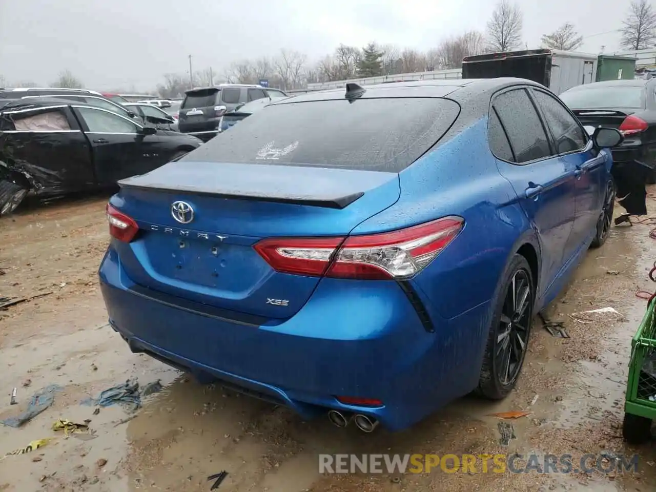 4 Photograph of a damaged car 4T1B61HK6KU200438 TOYOTA CAMRY 2019