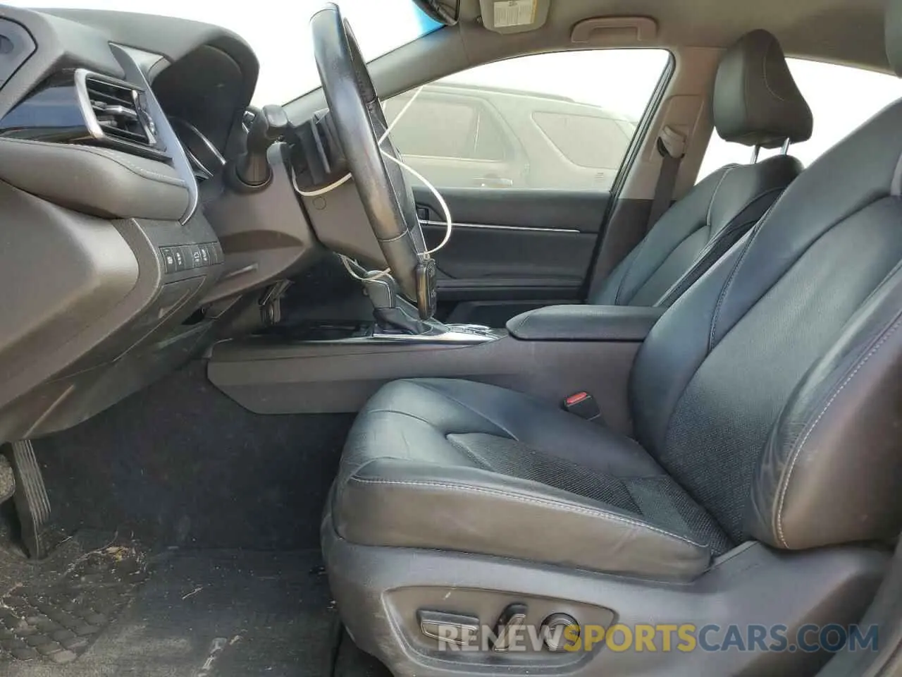 7 Photograph of a damaged car 4T1B61HK6KU207888 TOYOTA CAMRY 2019