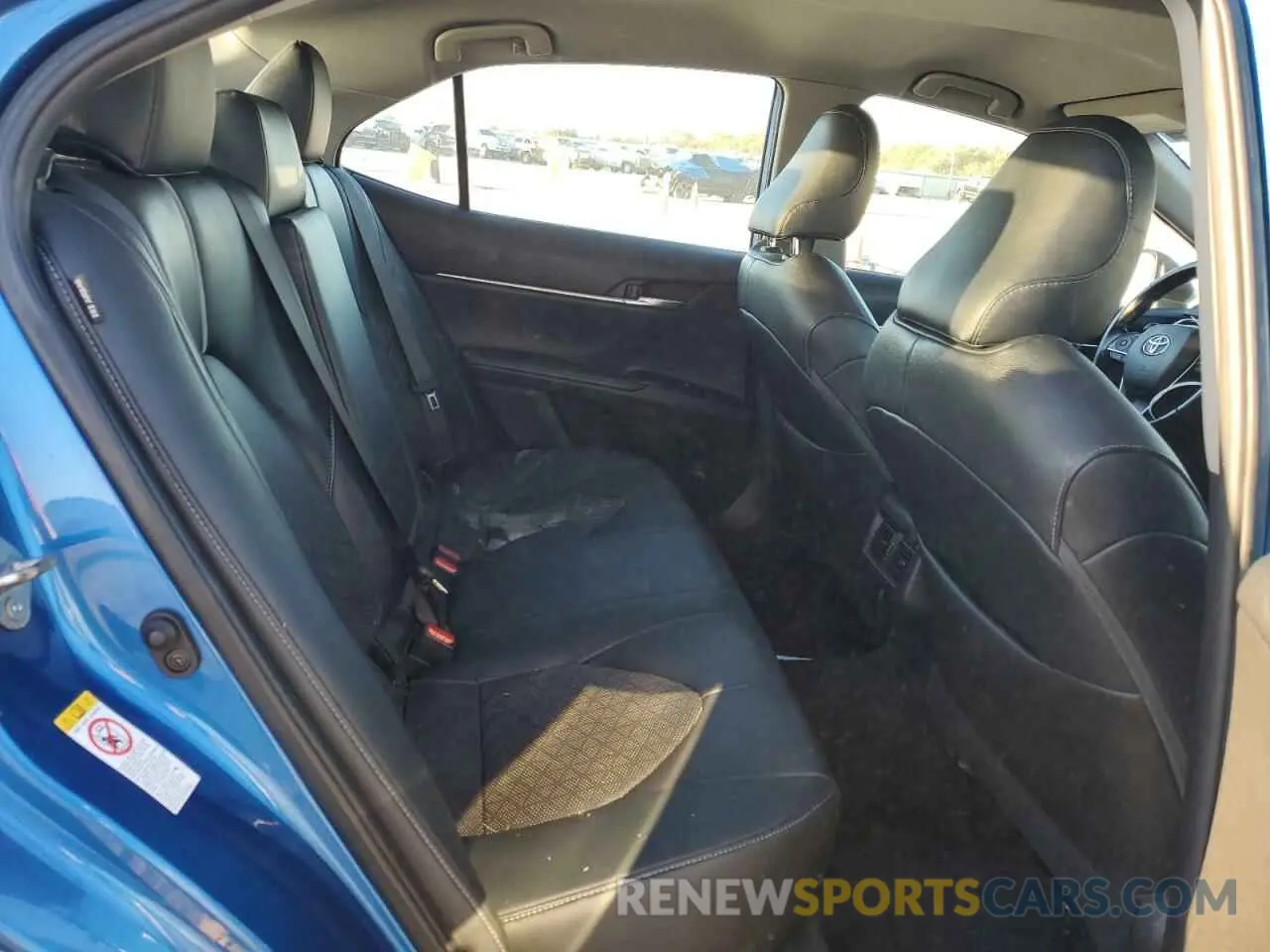 10 Photograph of a damaged car 4T1B61HK6KU208569 TOYOTA CAMRY 2019