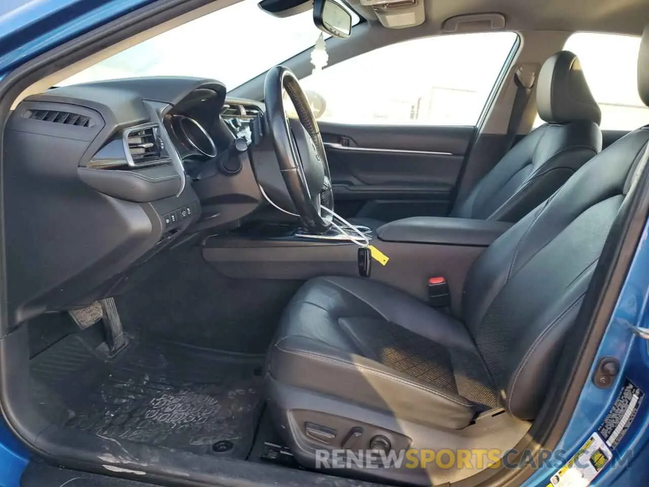 7 Photograph of a damaged car 4T1B61HK6KU208569 TOYOTA CAMRY 2019