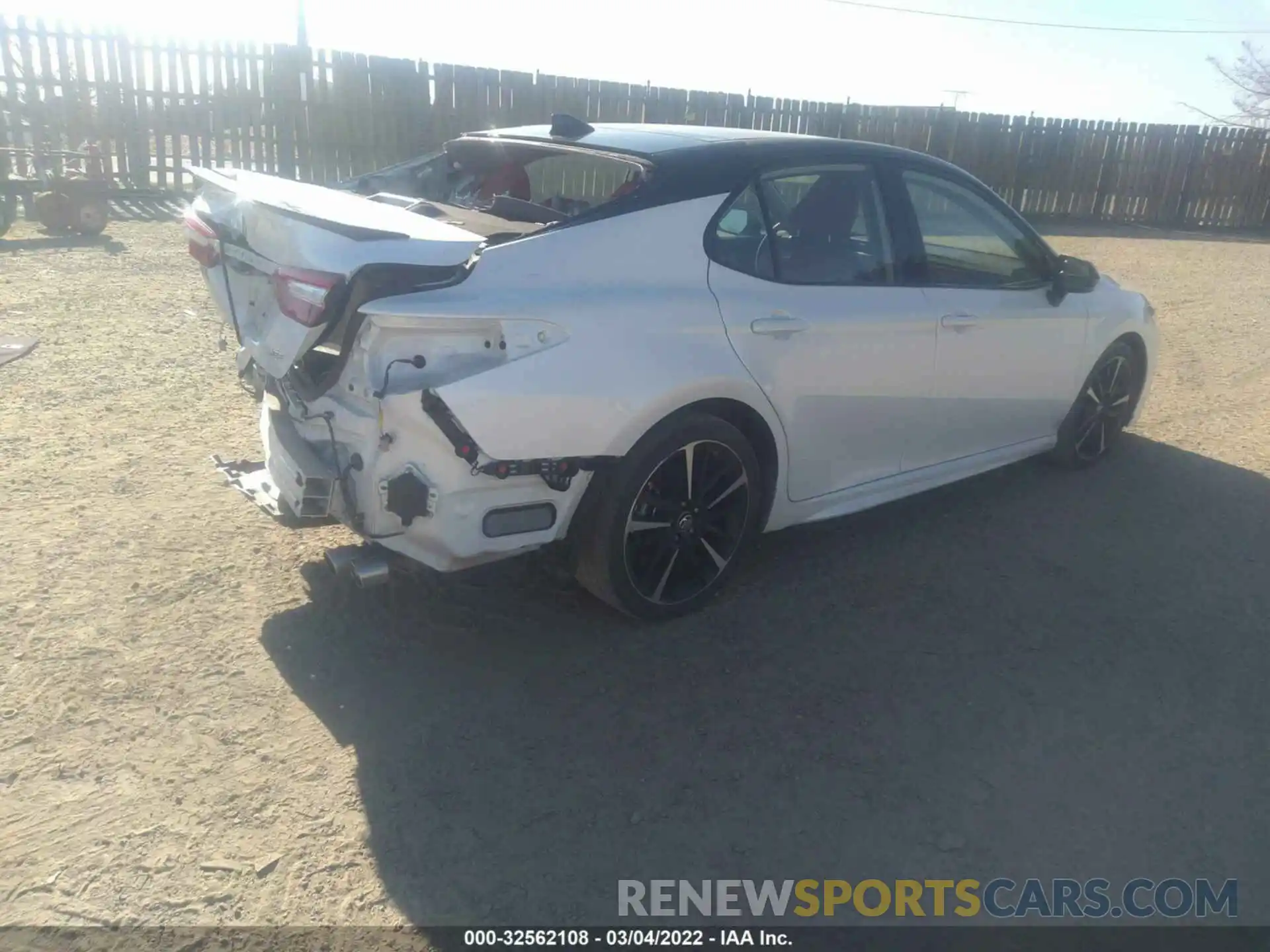 4 Photograph of a damaged car 4T1B61HK6KU221919 TOYOTA CAMRY 2019