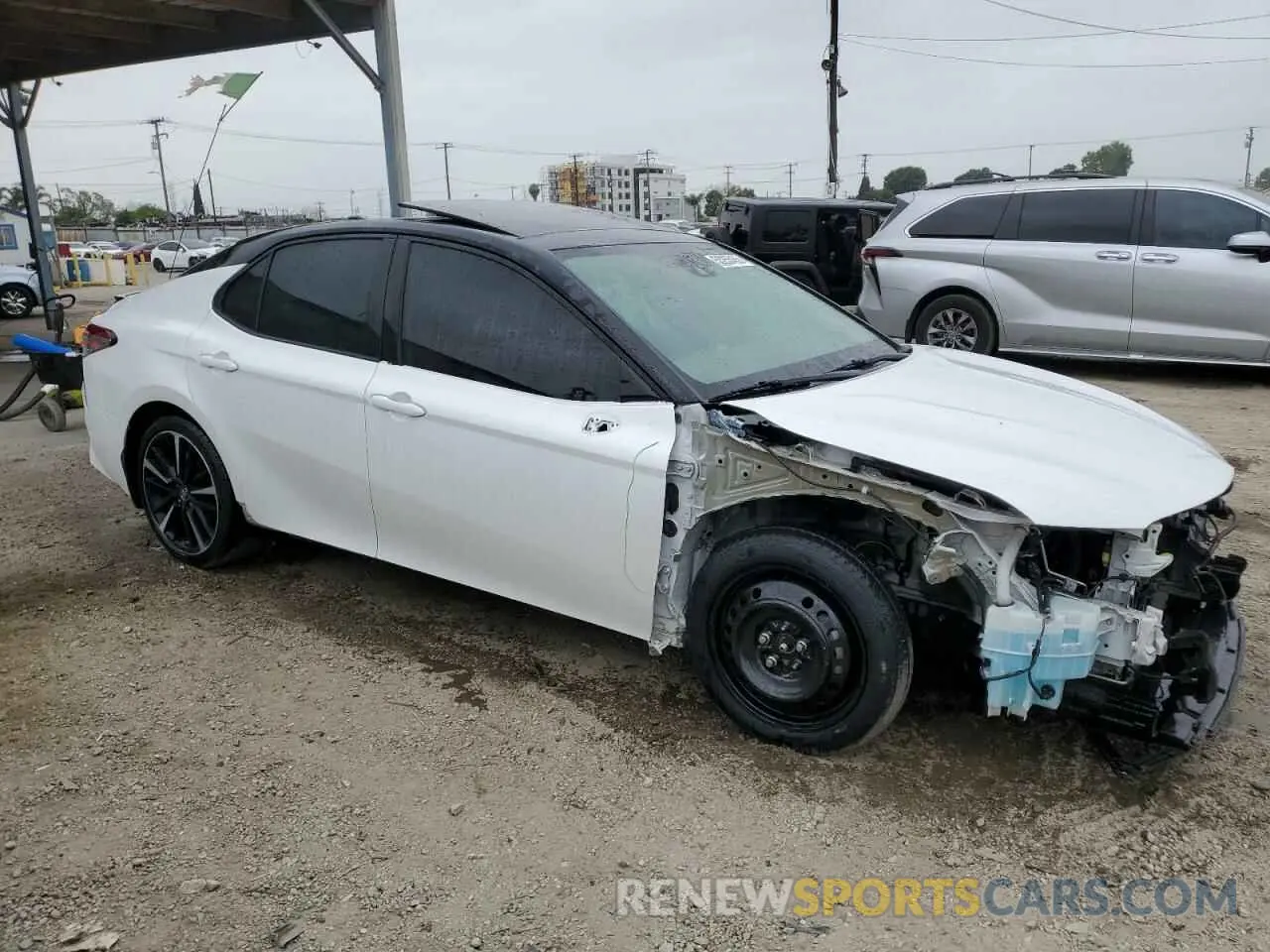 4 Photograph of a damaged car 4T1B61HK6KU259232 TOYOTA CAMRY 2019