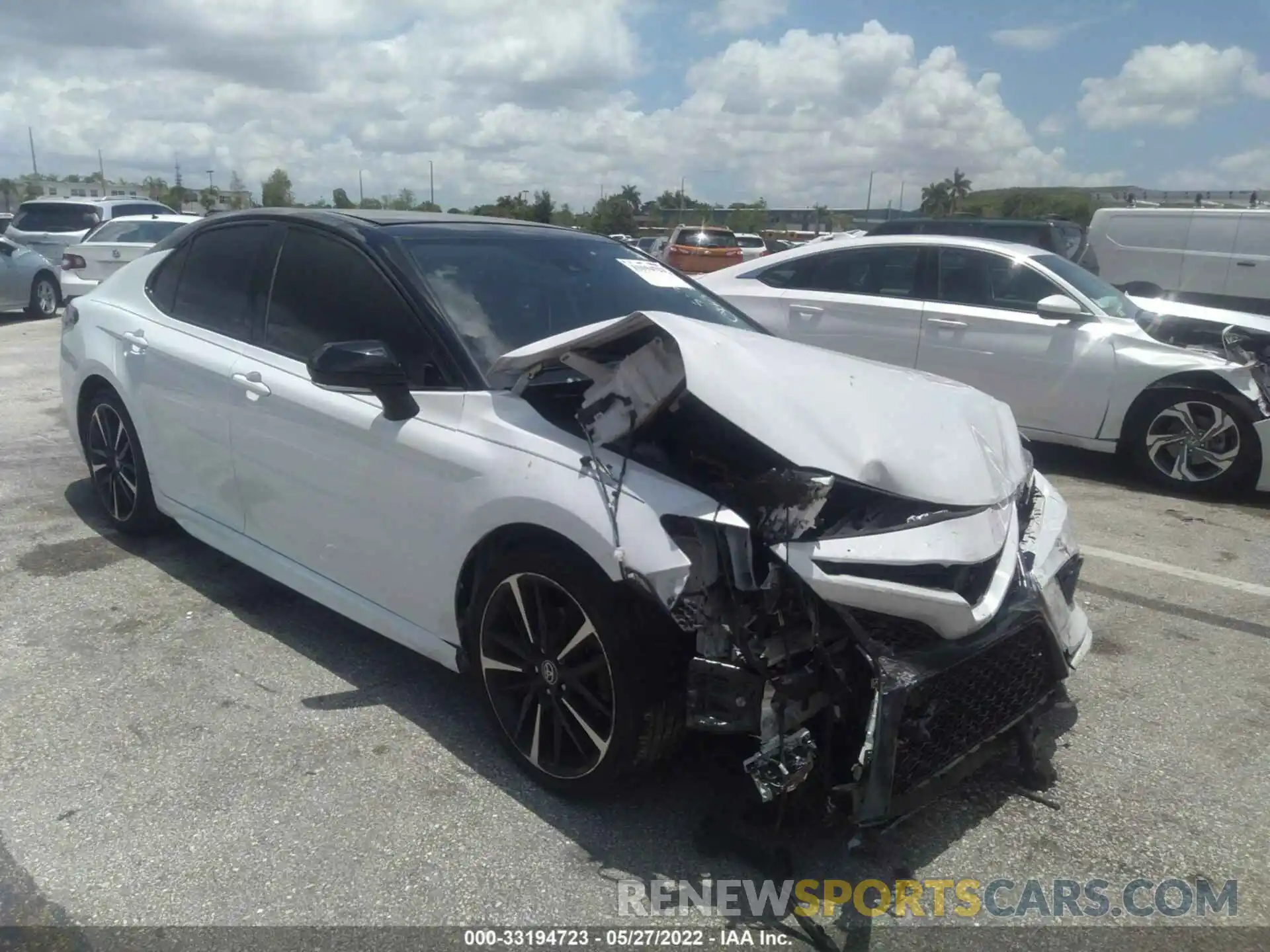 1 Photograph of a damaged car 4T1B61HK6KU260865 TOYOTA CAMRY 2019