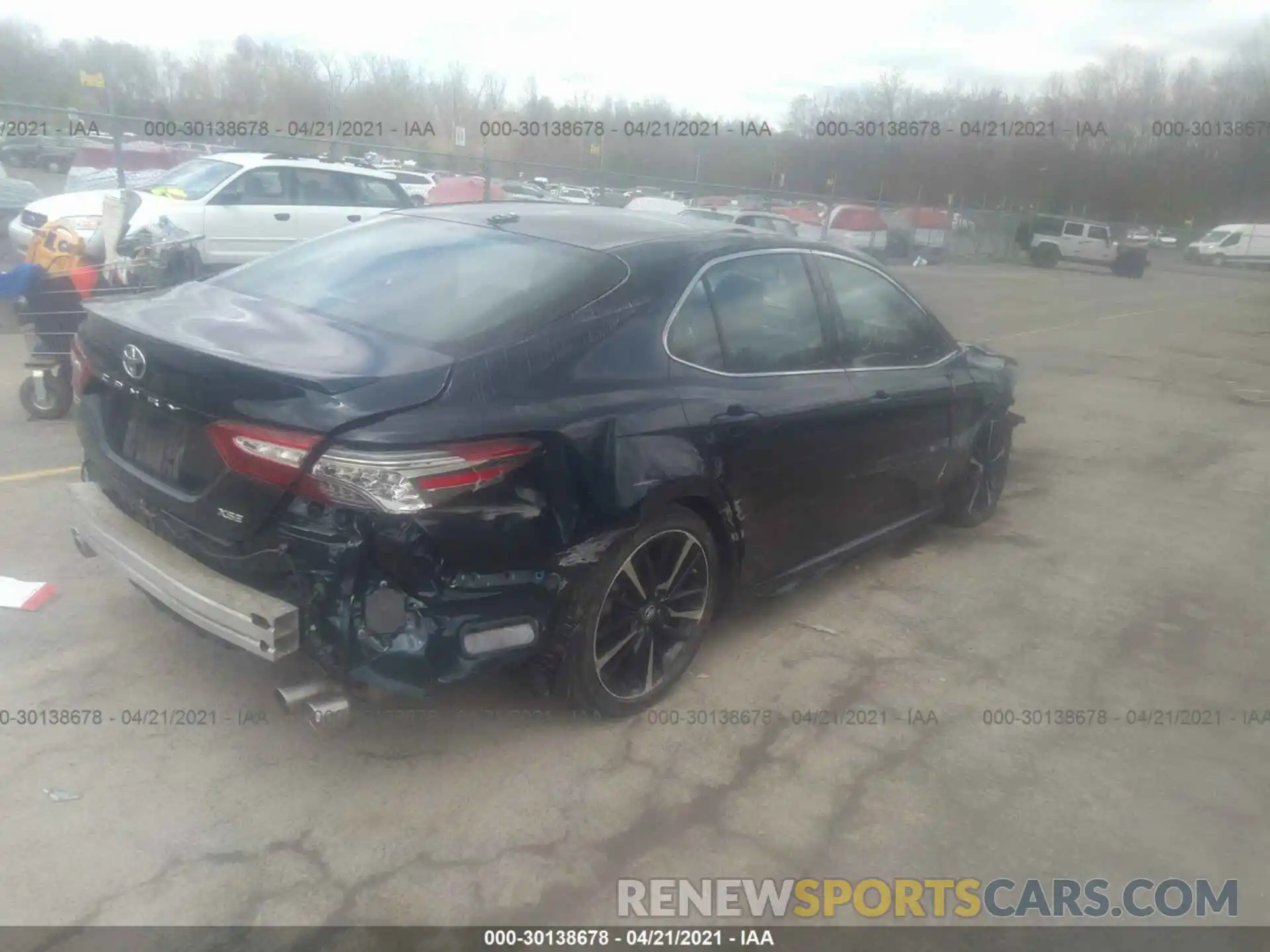 4 Photograph of a damaged car 4T1B61HK6KU273504 TOYOTA CAMRY 2019