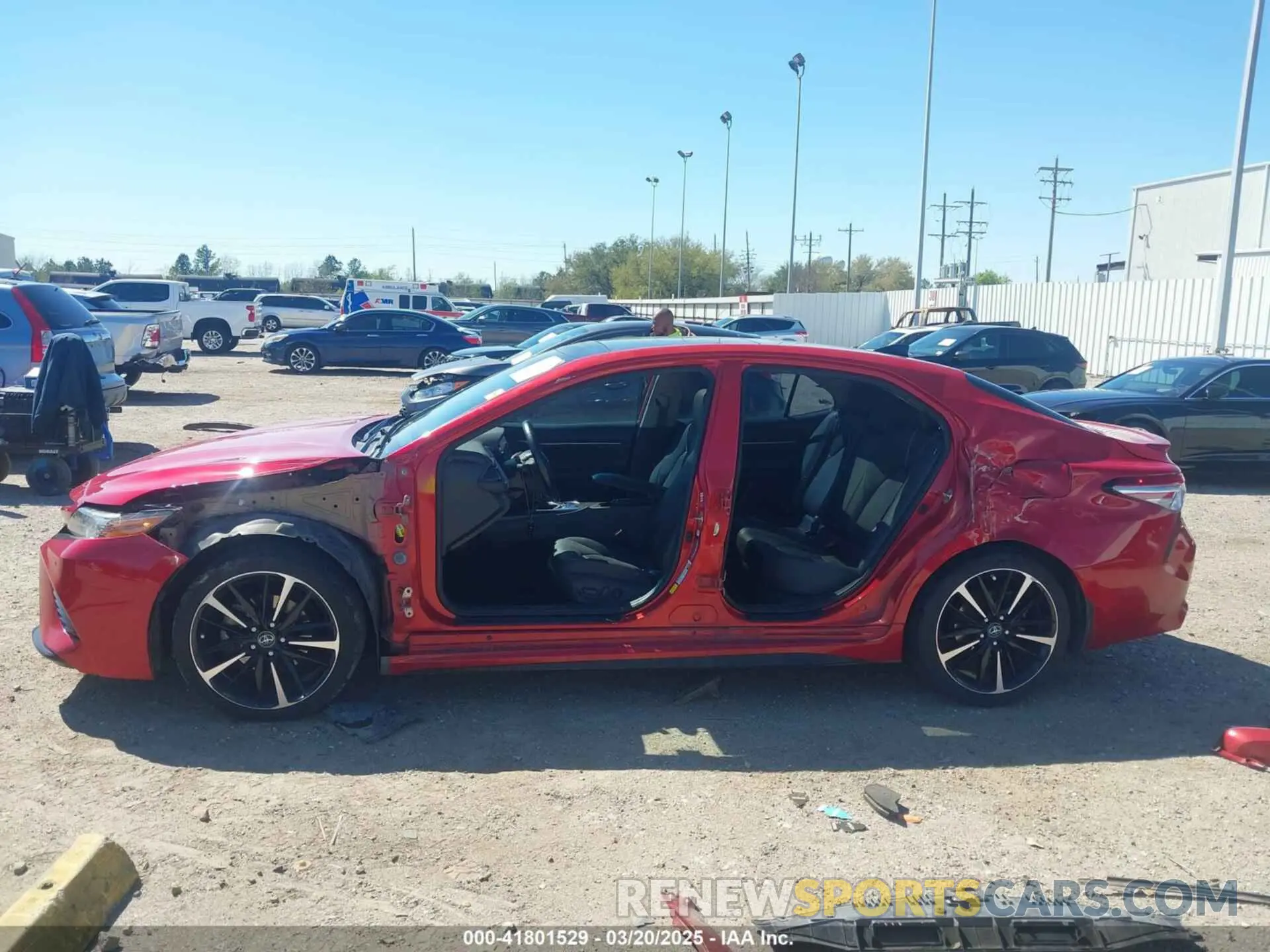 15 Photograph of a damaged car 4T1B61HK6KU277861 TOYOTA CAMRY 2019