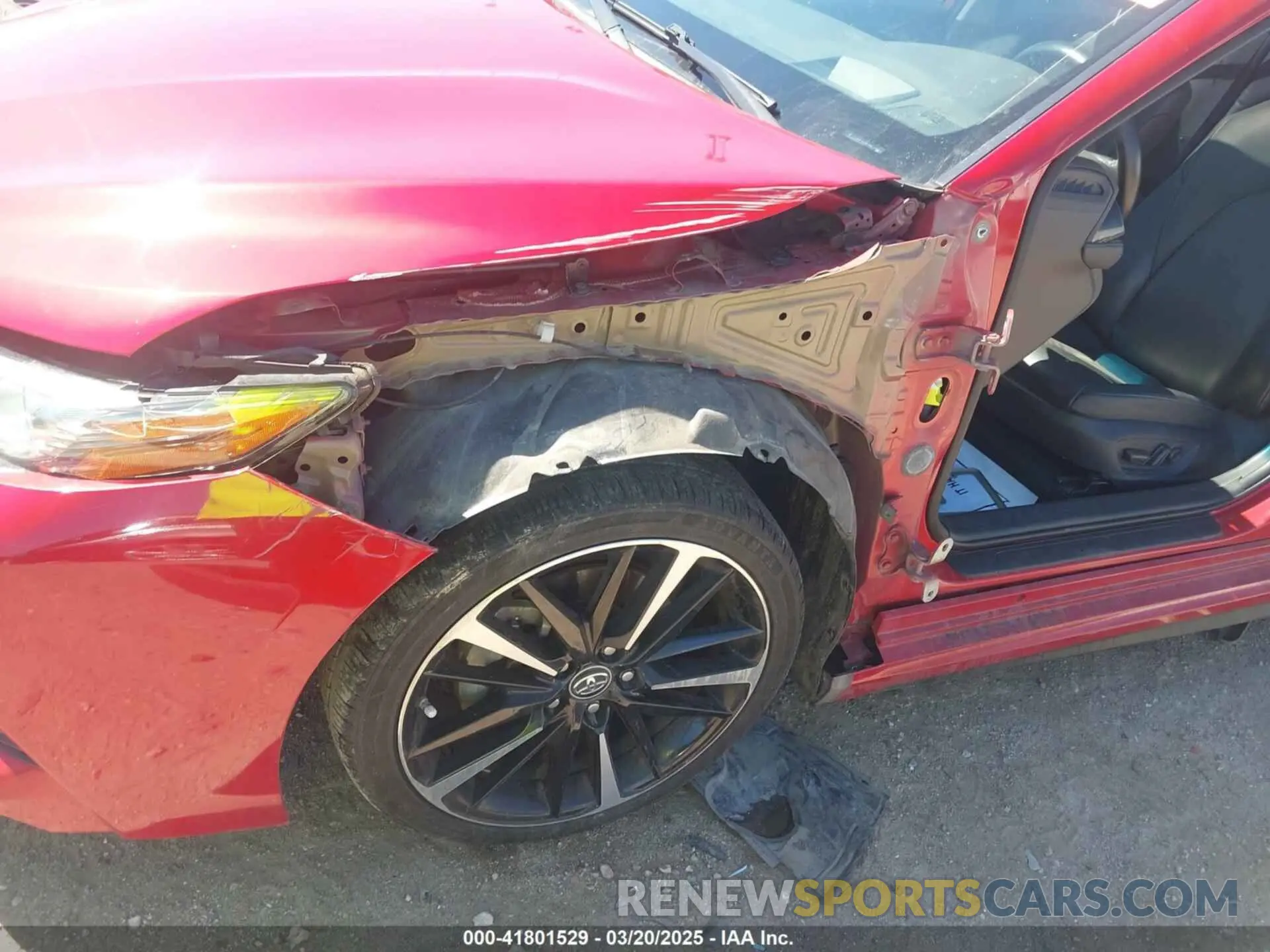 21 Photograph of a damaged car 4T1B61HK6KU277861 TOYOTA CAMRY 2019