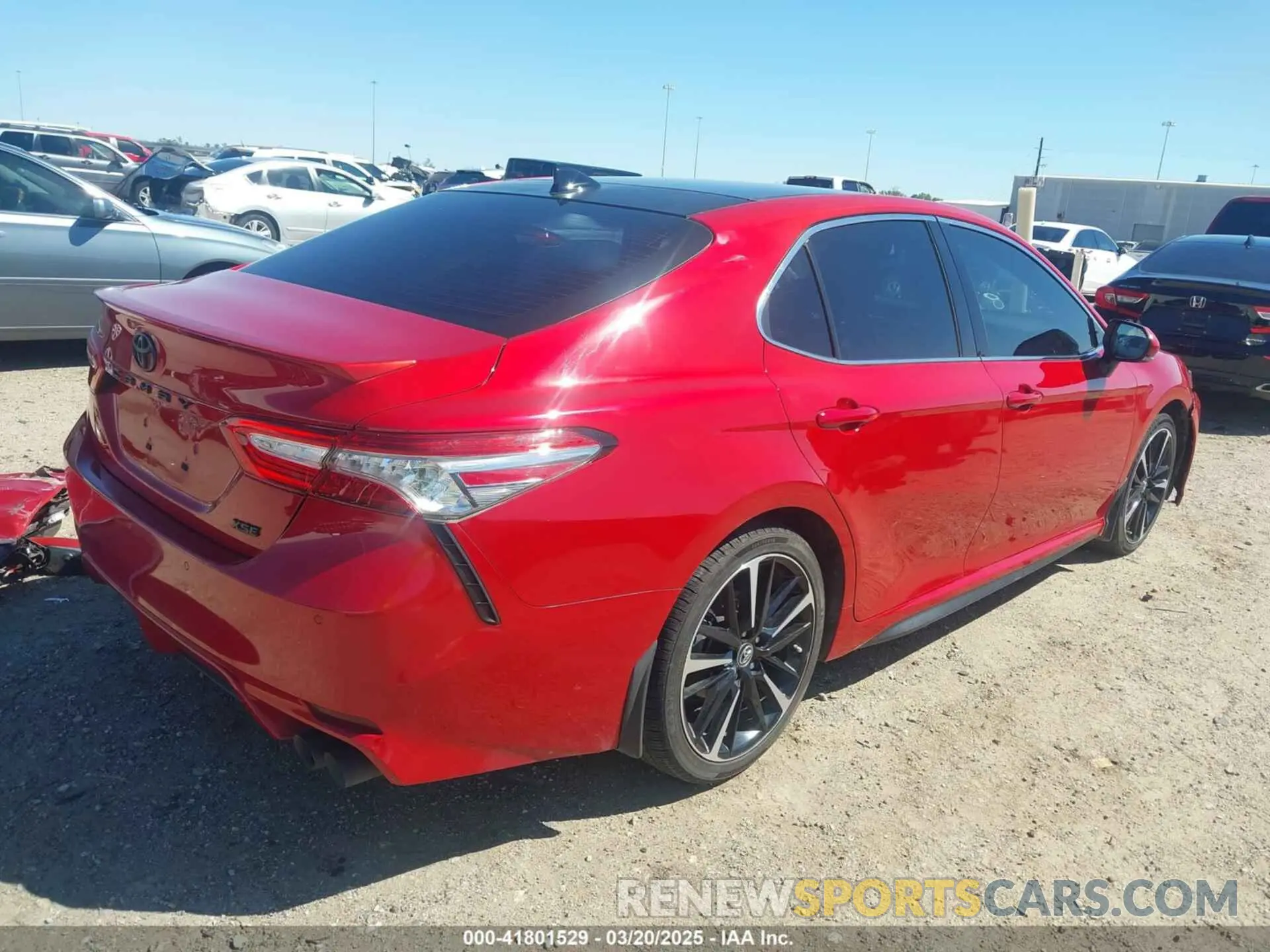 4 Photograph of a damaged car 4T1B61HK6KU277861 TOYOTA CAMRY 2019