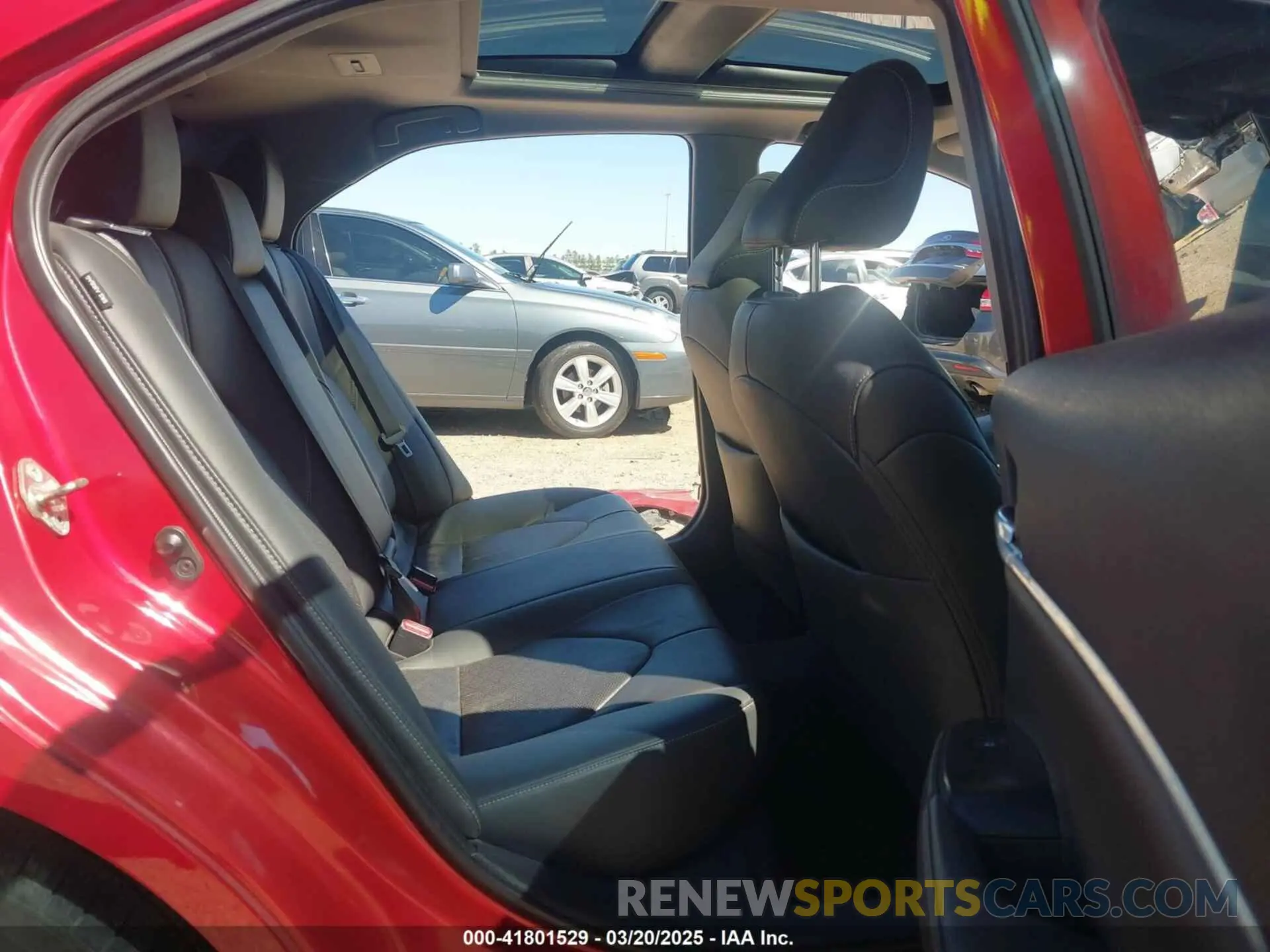 8 Photograph of a damaged car 4T1B61HK6KU277861 TOYOTA CAMRY 2019