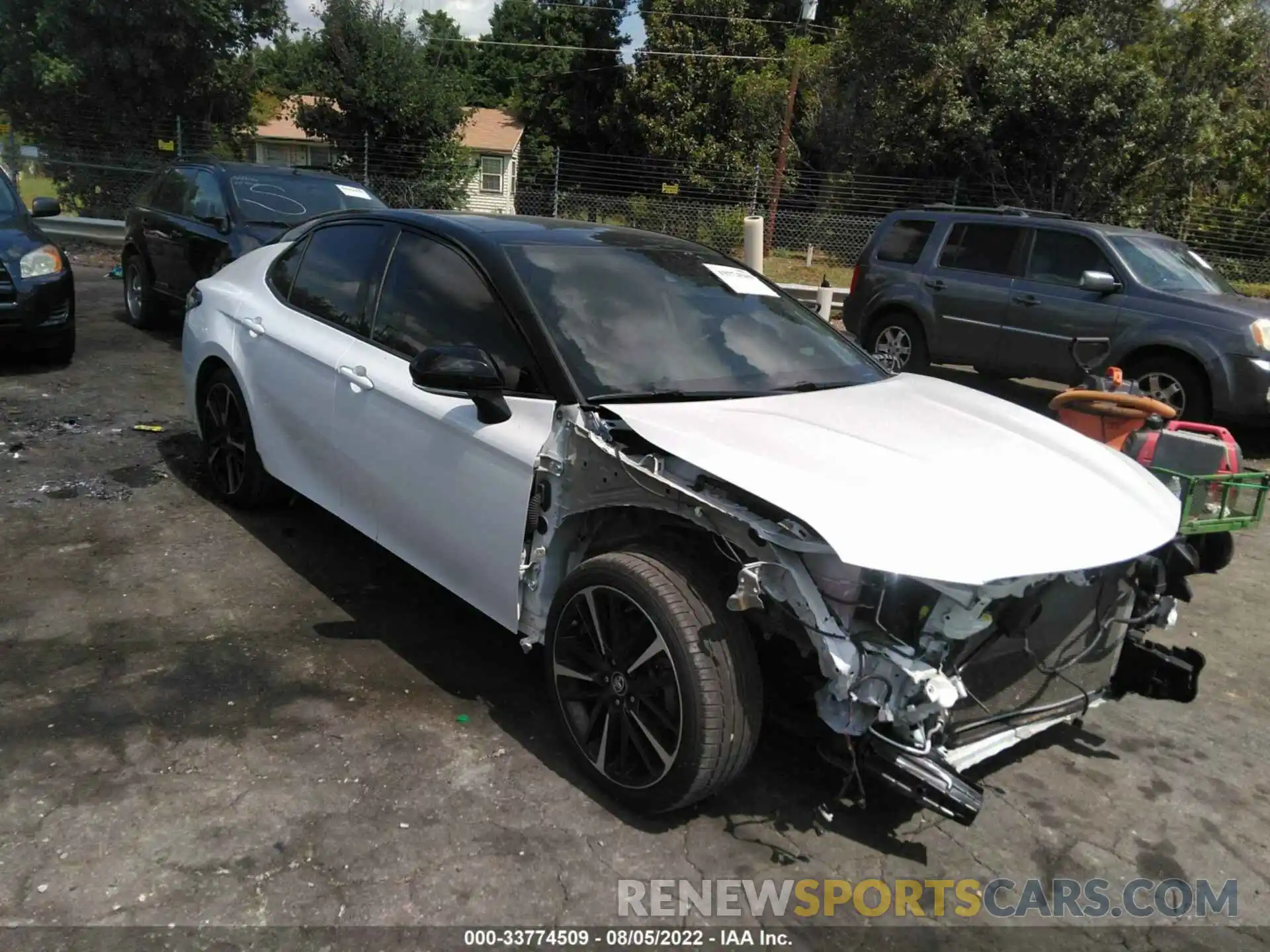 1 Photograph of a damaged car 4T1B61HK6KU280534 TOYOTA CAMRY 2019