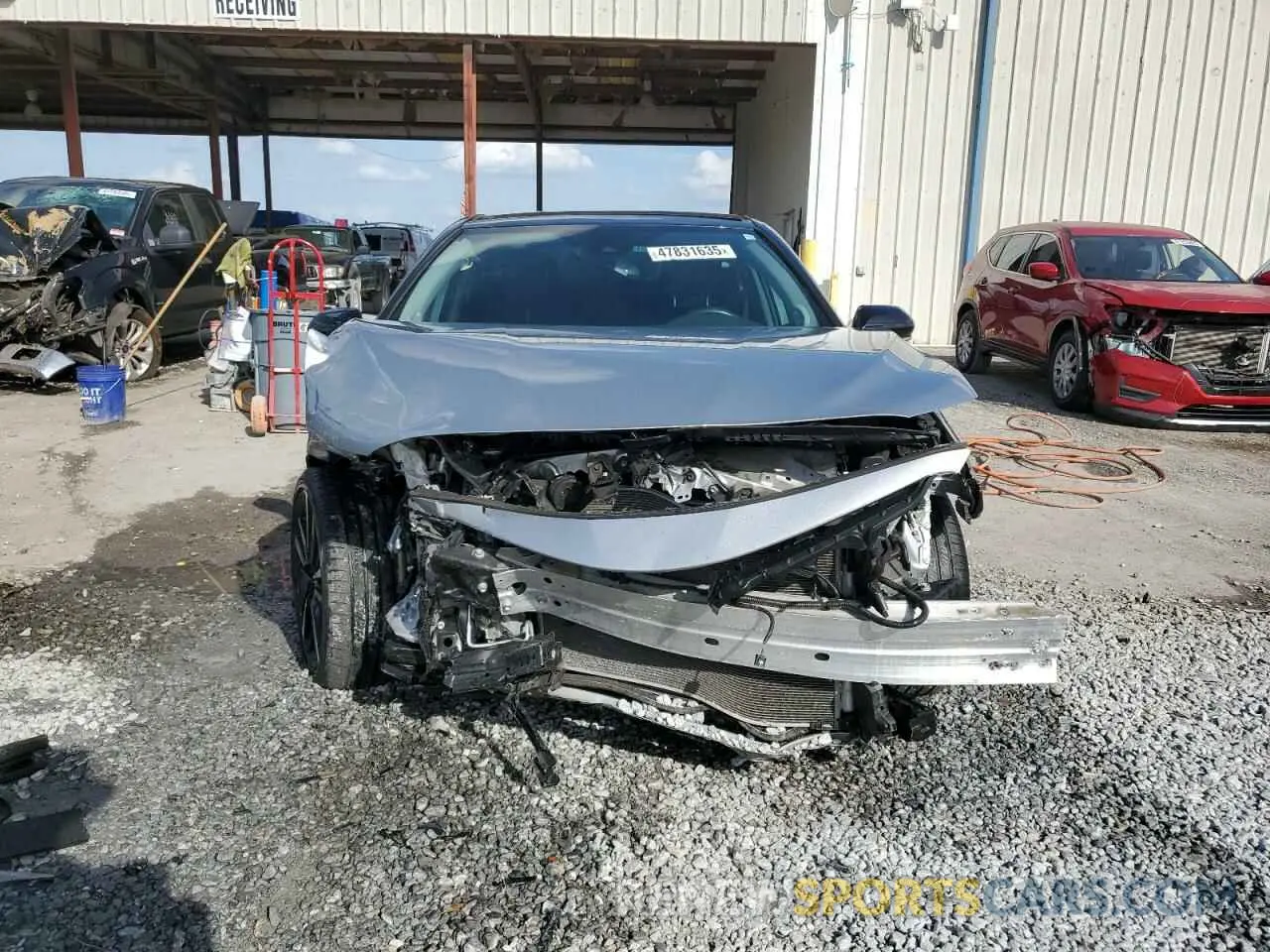 5 Photograph of a damaged car 4T1B61HK6KU282963 TOYOTA CAMRY 2019