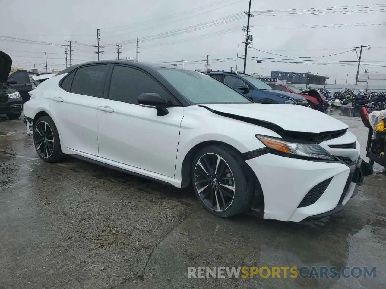 4 Photograph of a damaged car 4T1B61HK6KU283191 TOYOTA CAMRY 2019