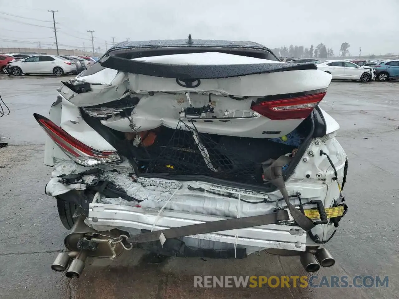 6 Photograph of a damaged car 4T1B61HK6KU283191 TOYOTA CAMRY 2019