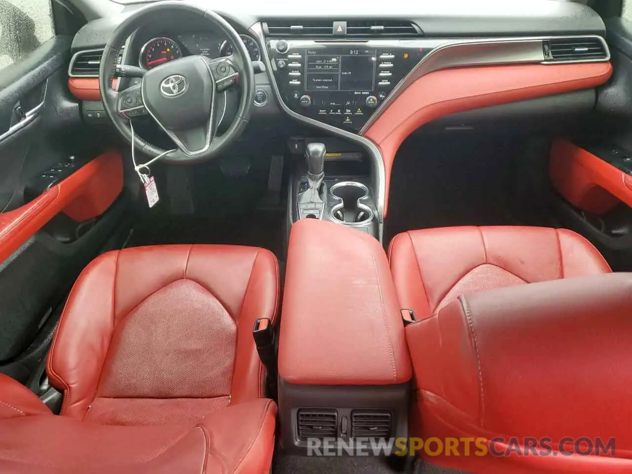 8 Photograph of a damaged car 4T1B61HK6KU283191 TOYOTA CAMRY 2019