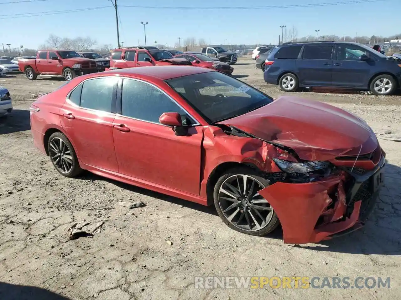 4 Photograph of a damaged car 4T1B61HK6KU284051 TOYOTA CAMRY 2019