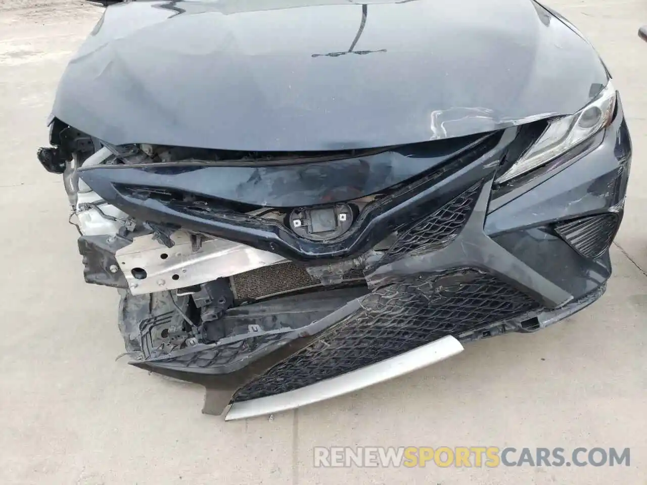 9 Photograph of a damaged car 4T1B61HK6KU286463 TOYOTA CAMRY 2019